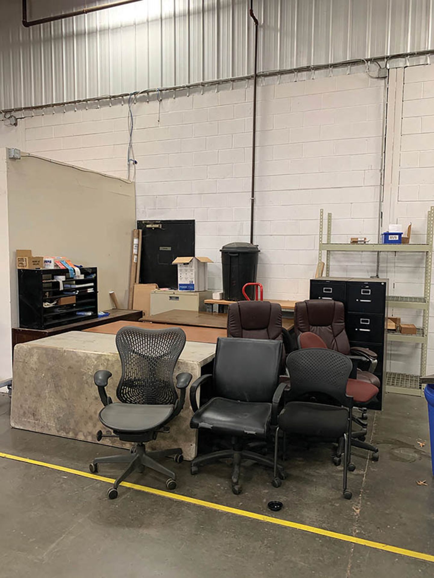 ASSORTED OFFICE FURNITURE IN SHOP, INCLUDING (9) CHAIRS, (7) DESKS, AND CABINETS