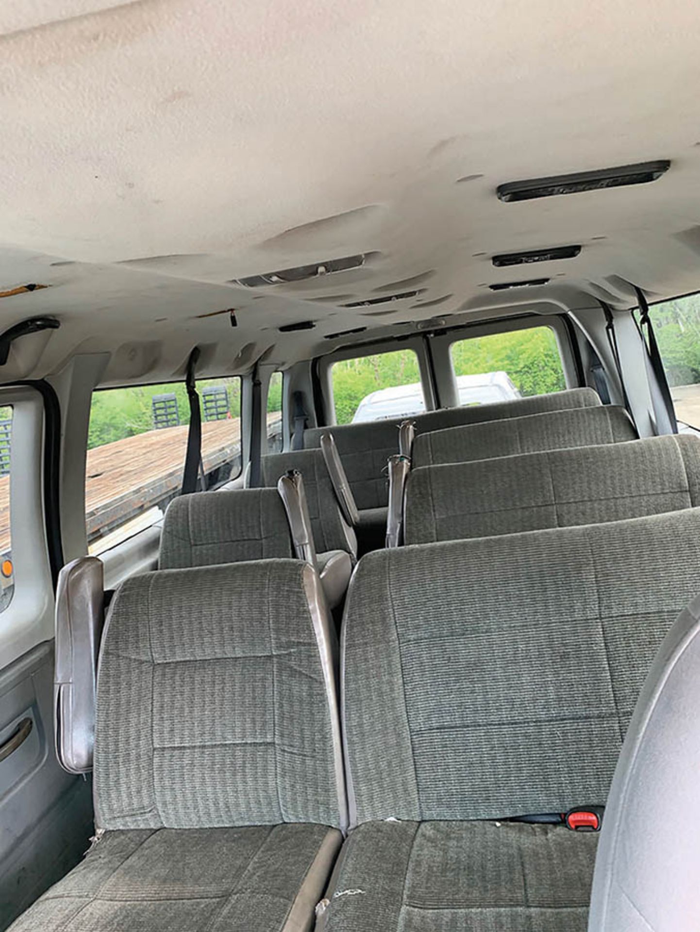 (2005) FORD PASSENGER VAN WITH REAR/SIDE DOORS, VIN 1FDSS31S45HA64244 - Image 2 of 2