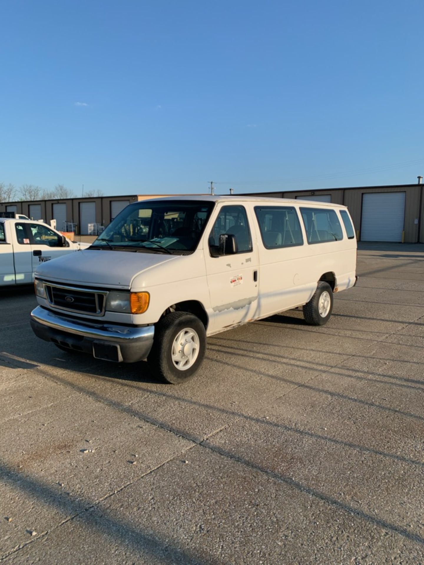 2006 FORD ECONOLINE VAN - Image 2 of 2