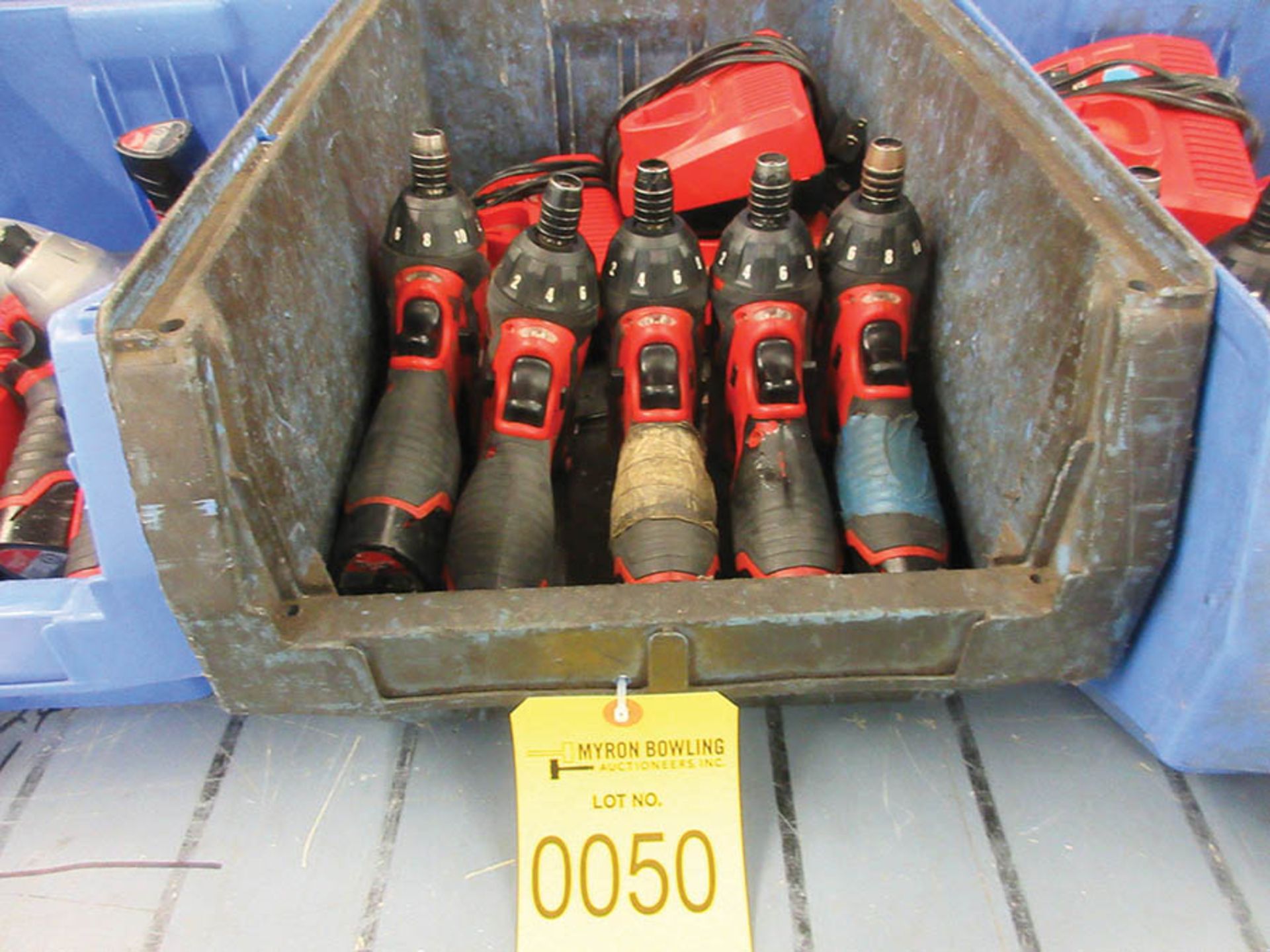 MILWAUKEE 12V. SCREWDRIVERS, BATTERIES & CHARGERS