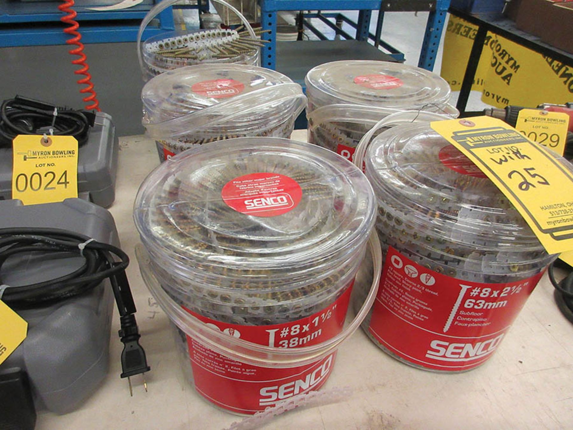 SENCO SCREWDRIVER, 120V., 2500 RPM, S/N 900339, W/ (3) BUCKET #8 X 2 1/2'' & (2) BUCKETS #8 X 1 1/ - Image 2 of 2