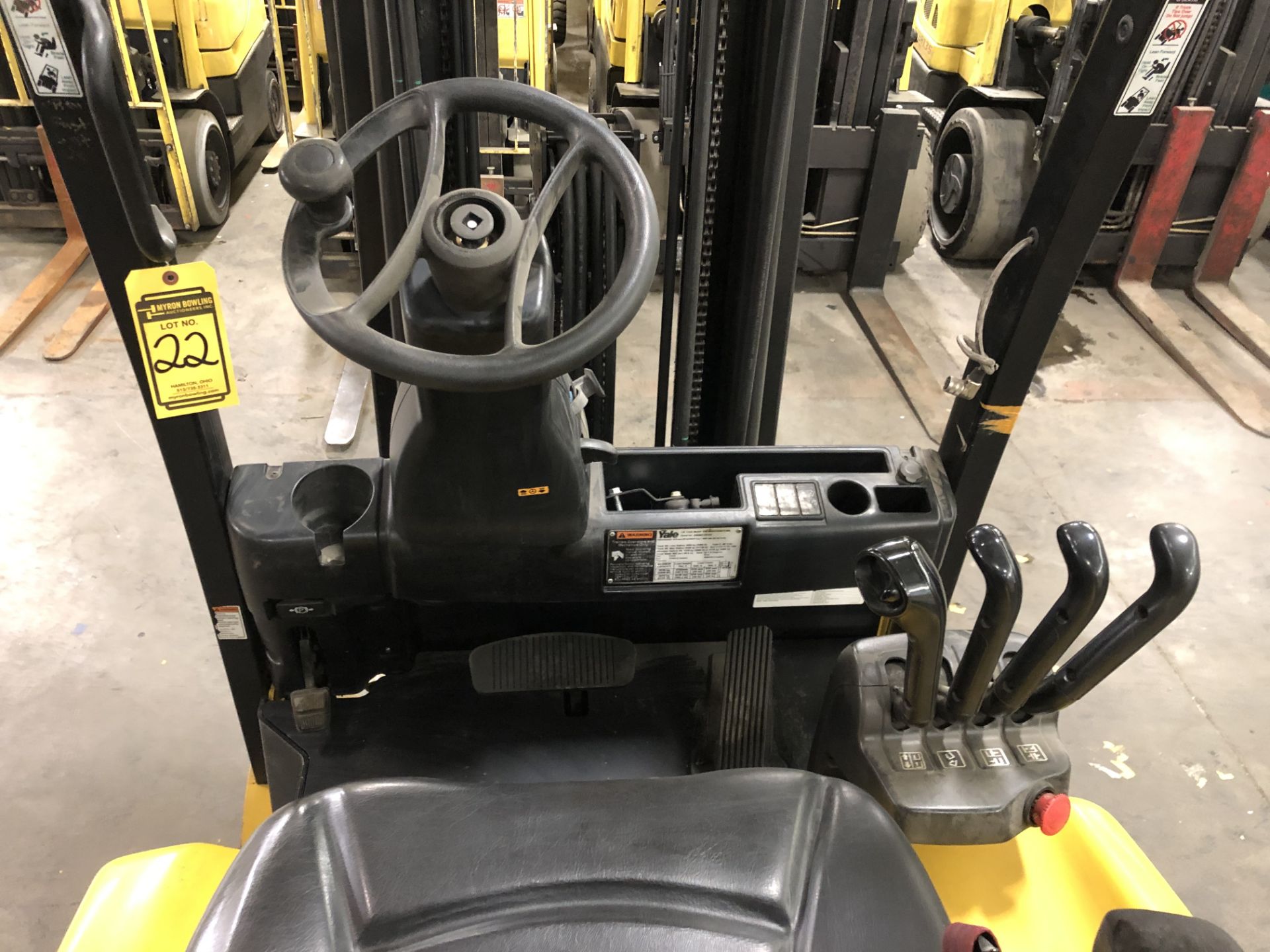 2015 YALE 6,000-LB CAPACITY FORKLIFT, MODEL: ERC060VGN, S/N: A968N12976N, 48 VOLT, SOLID NON-MARKING - Image 5 of 5