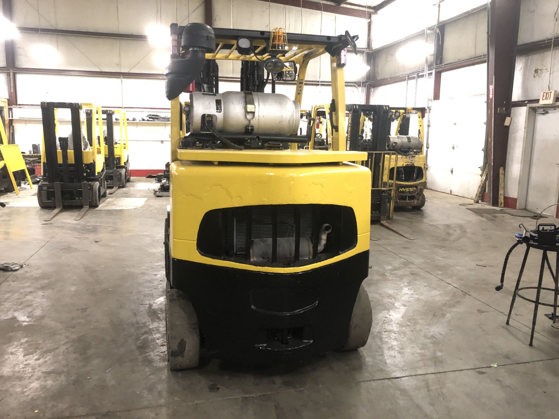 2014 HYSTER 13,500-LB. CAP. FORKLIFT, MODEL: S135FT, S/N: F024V02284M, LPG, SOLID TIRES, 8,168 HRS. - Image 3 of 10