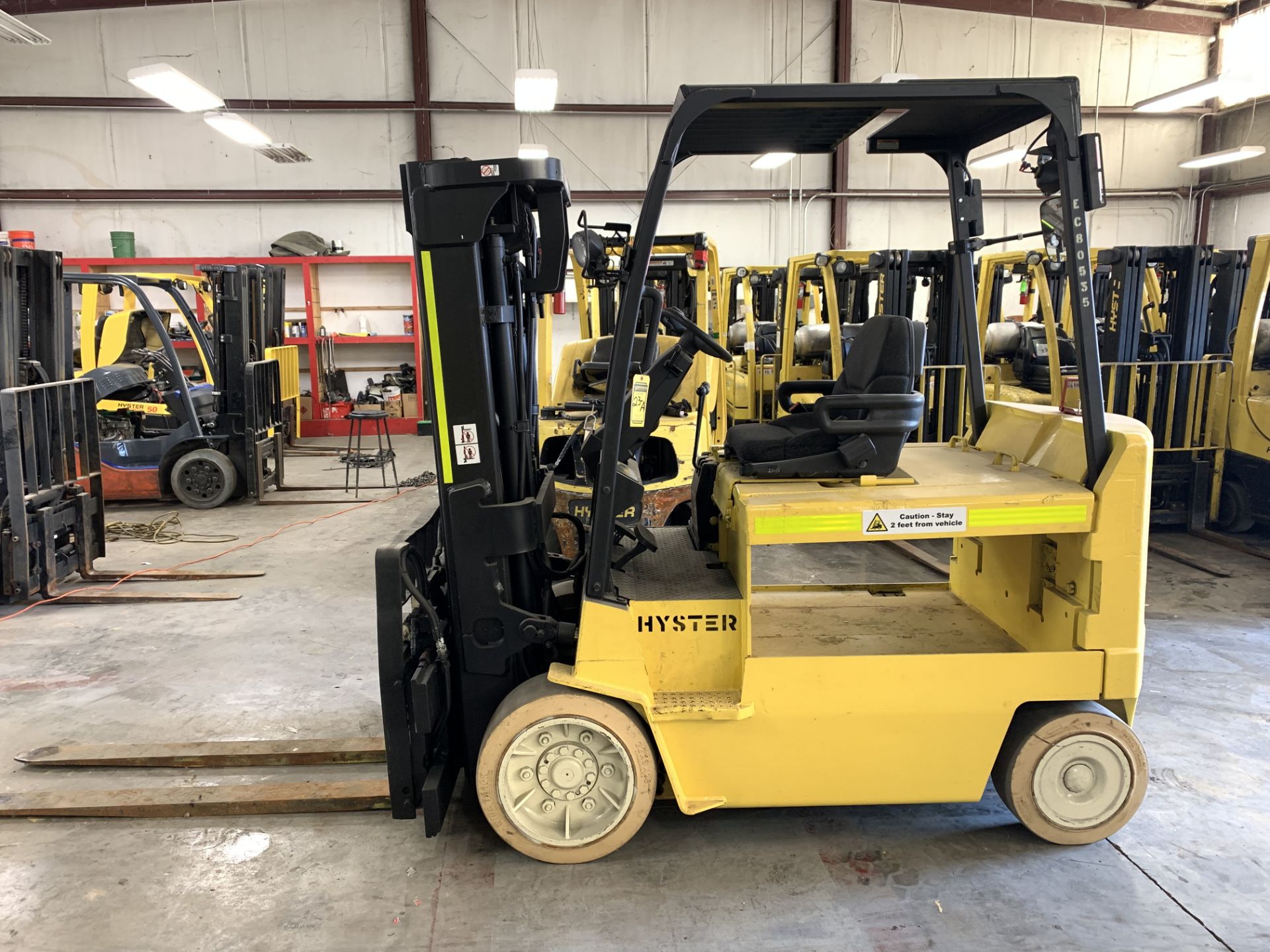 2010 HYSTER 8,000-LB CAPACITY FORKLIFT CHASSIS ONLY, MODEL: E80Z, SIDESHIFT, 48 VOLT, (NO BATTERY)