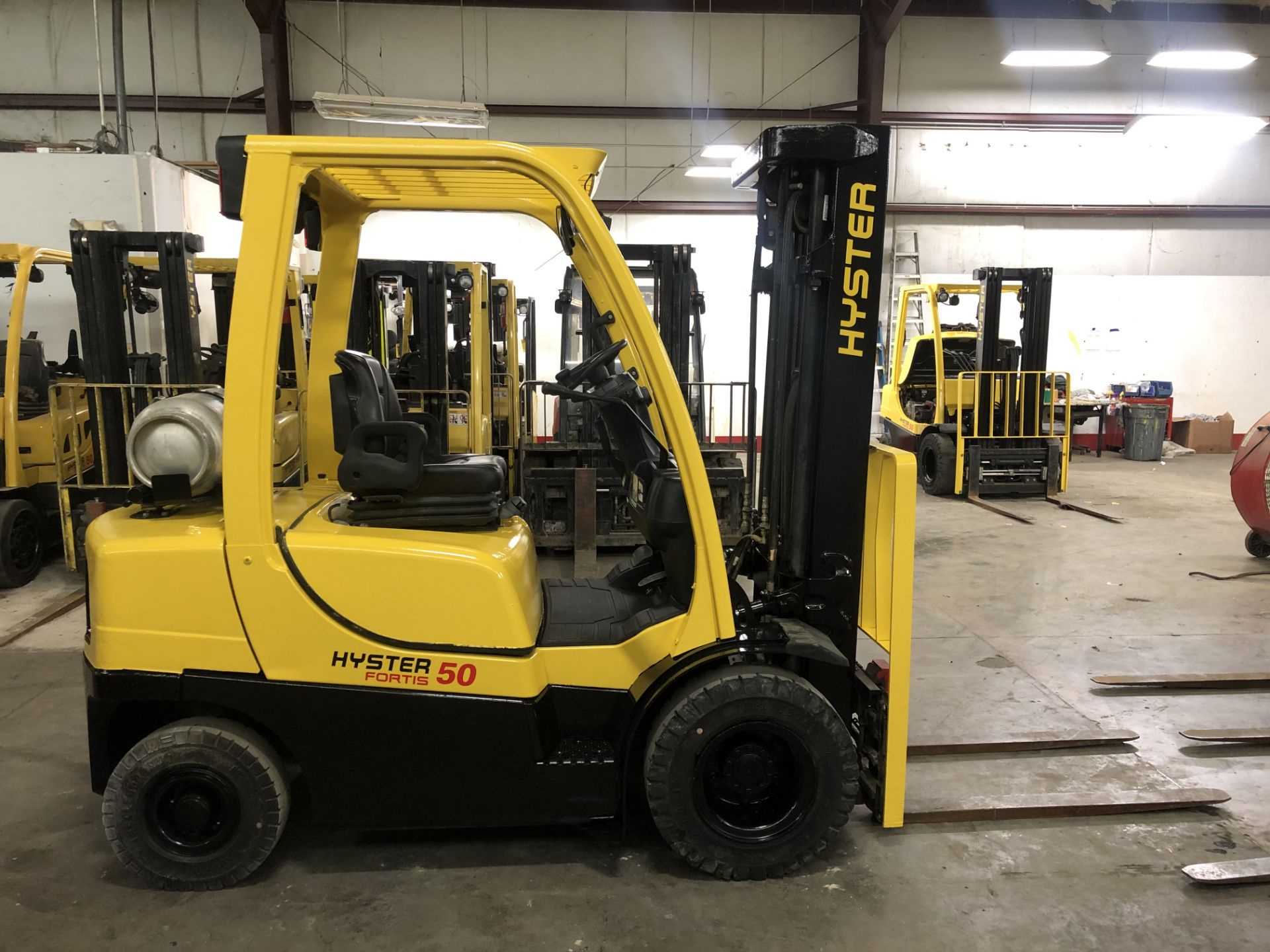 2015 HYSTER 5,000-LB., MODEL: H50FT, S/N: P177V04045N, LPG, LEVER SHIFT TRANSMISSION, PNEUMATIC - Image 3 of 4