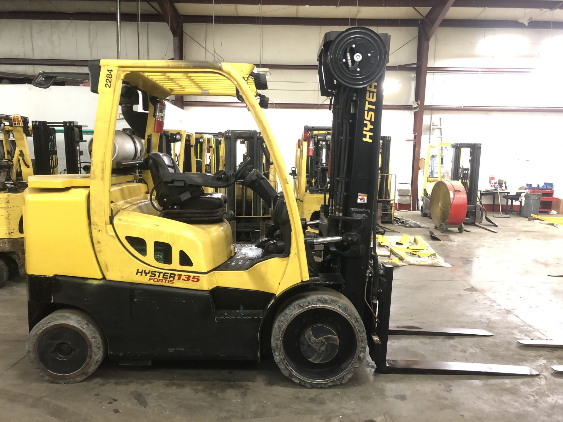 2014 HYSTER 13,500-LB. CAP. FORKLIFT, MODEL: S135FT, S/N: F024V02284M, LPG, SOLID TIRES, 8,168 HRS.