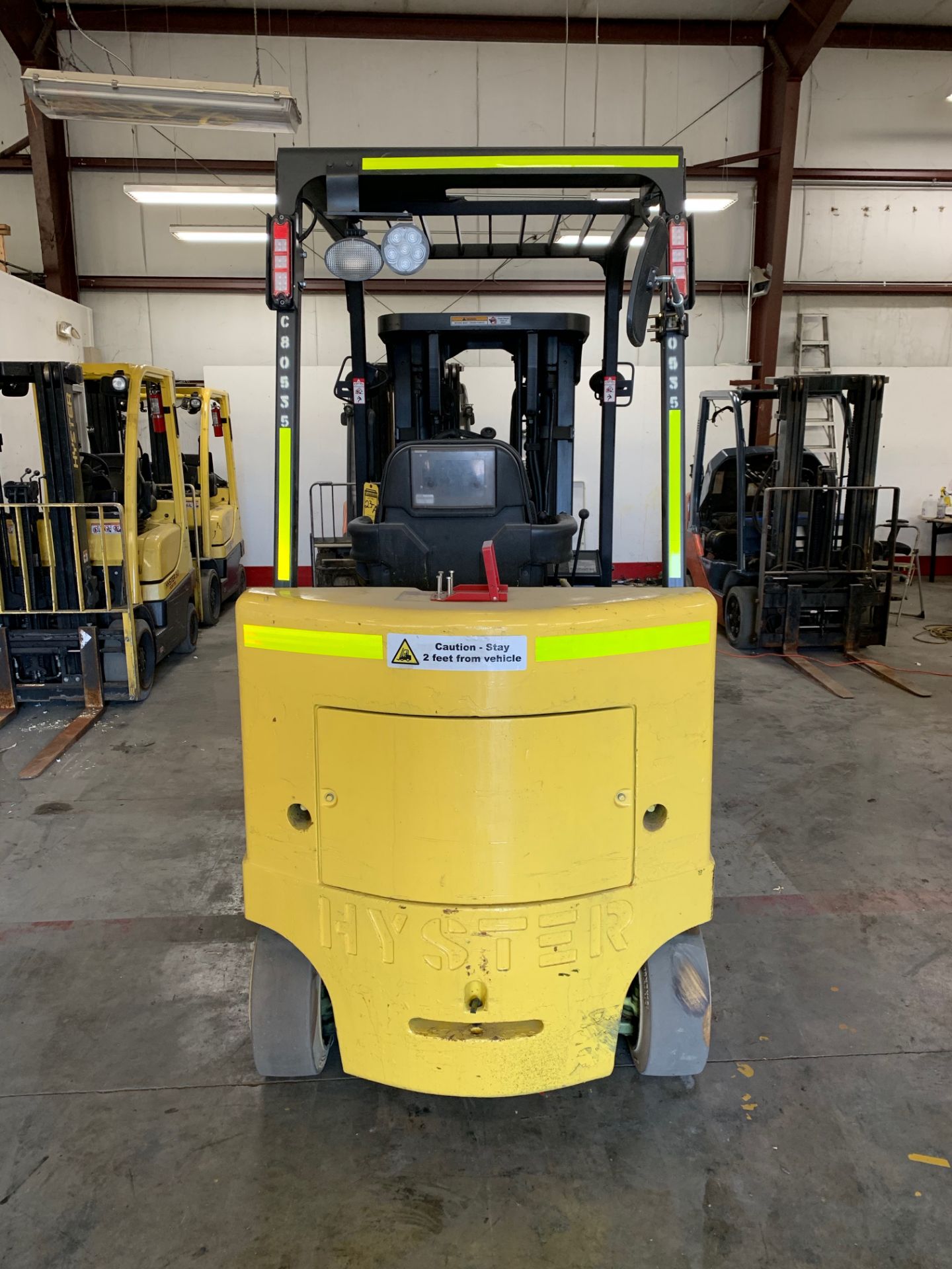 2010 HYSTER 8,000-LB CAPACITY FORKLIFT CHASSIS ONLY, MODEL: E80Z, SIDESHIFT, 48 VOLT, (NO BATTERY) - Image 5 of 10