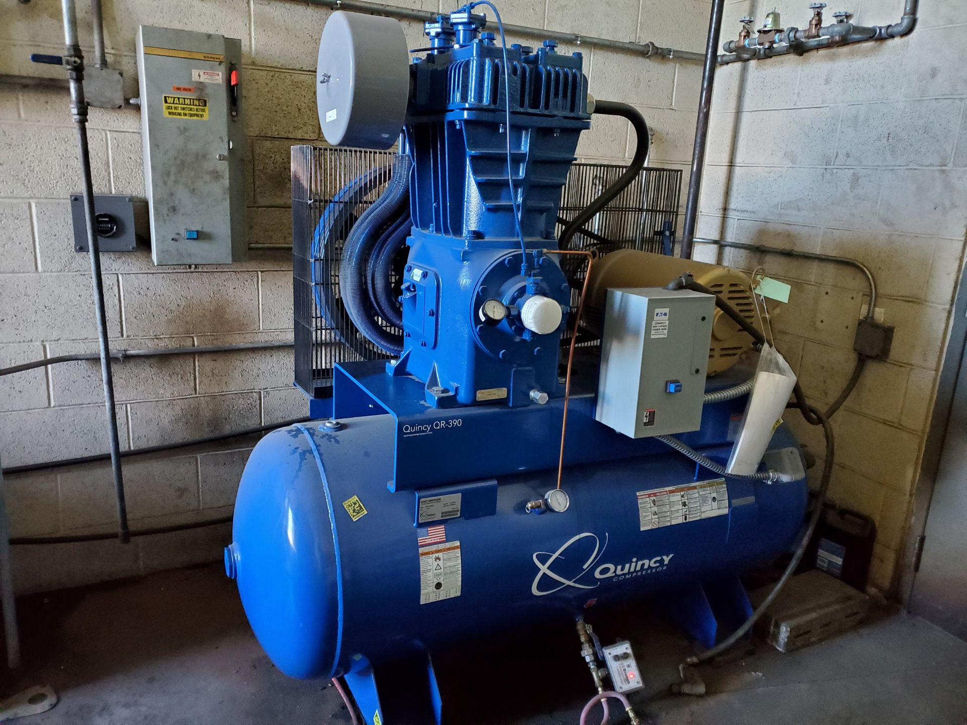 QUINCY AIR COMPRESSOR QR-390 (MFG 2017), PN 2020038202, MODEL 390L LOADLESS, 20-HP, 480V - Image 2 of 6