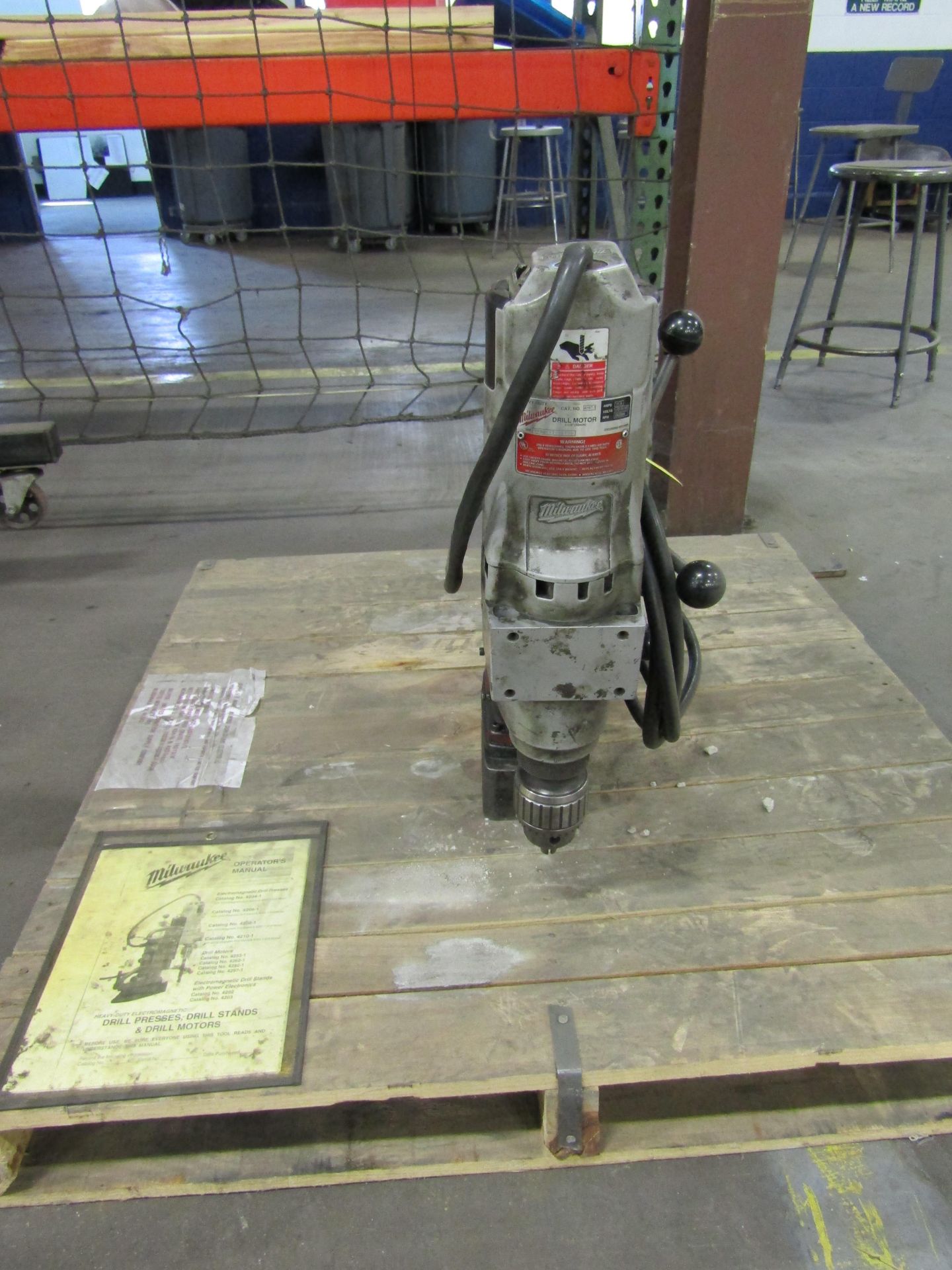 MILWAUKEE ELECTROMAGNETIC DRILL PRESS, MODEL 4297-1, S/N 505B197371704, 11.5 AMP, 120V, H-60, 250/ - Image 2 of 3