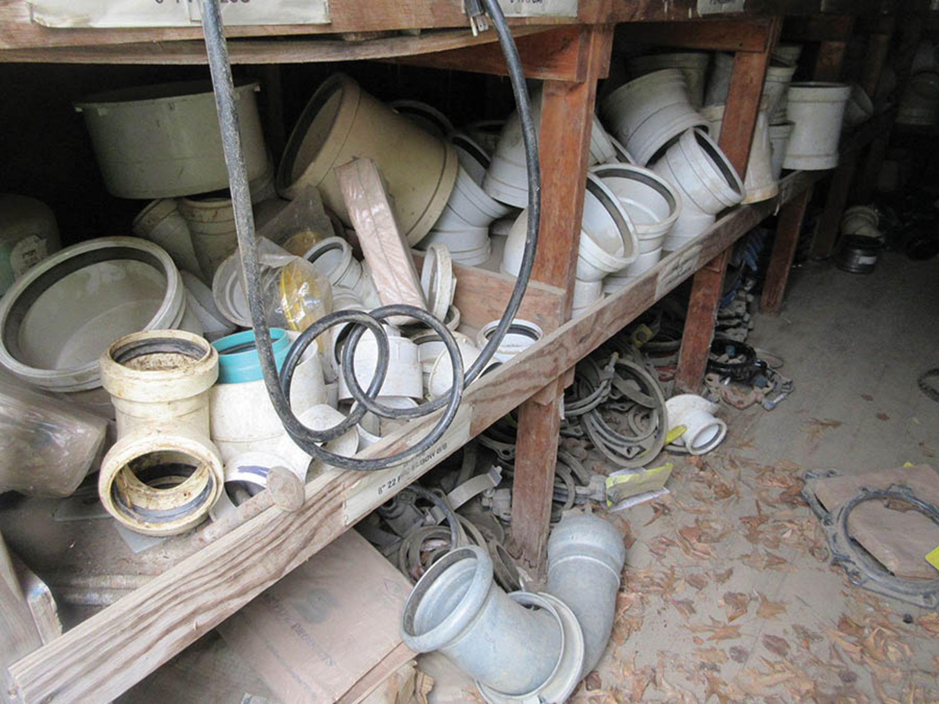 CONTENTS OF CONTAINER - LARGE QUANTITY OF SEWER FITTINGS - Image 2 of 9