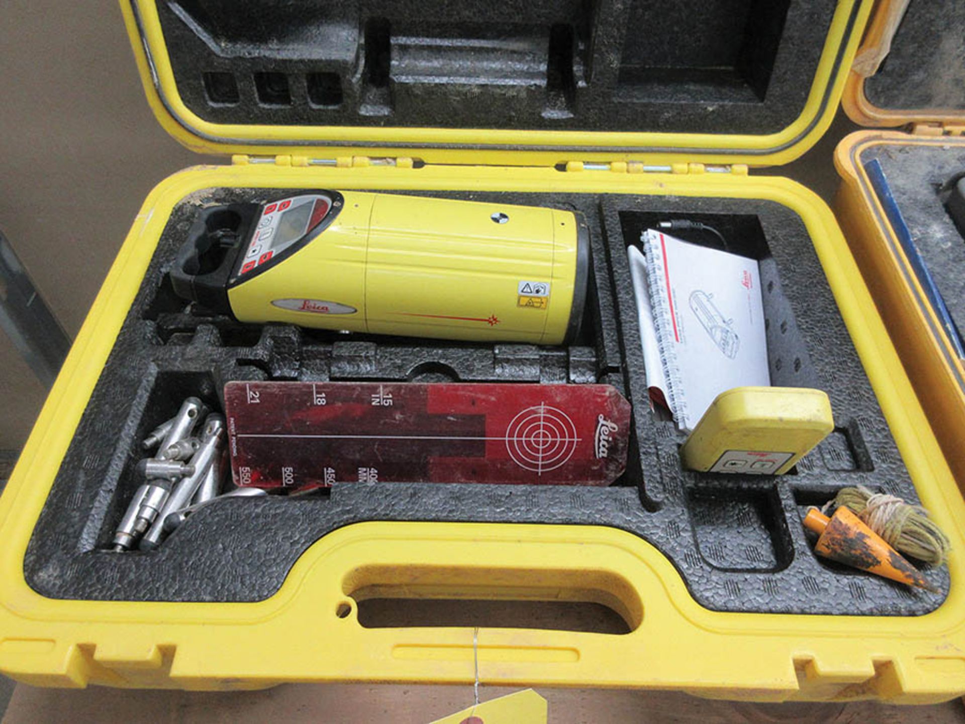 LEICA PIPER 200 PIPE LASER W/ ADJUSTABLE BASE