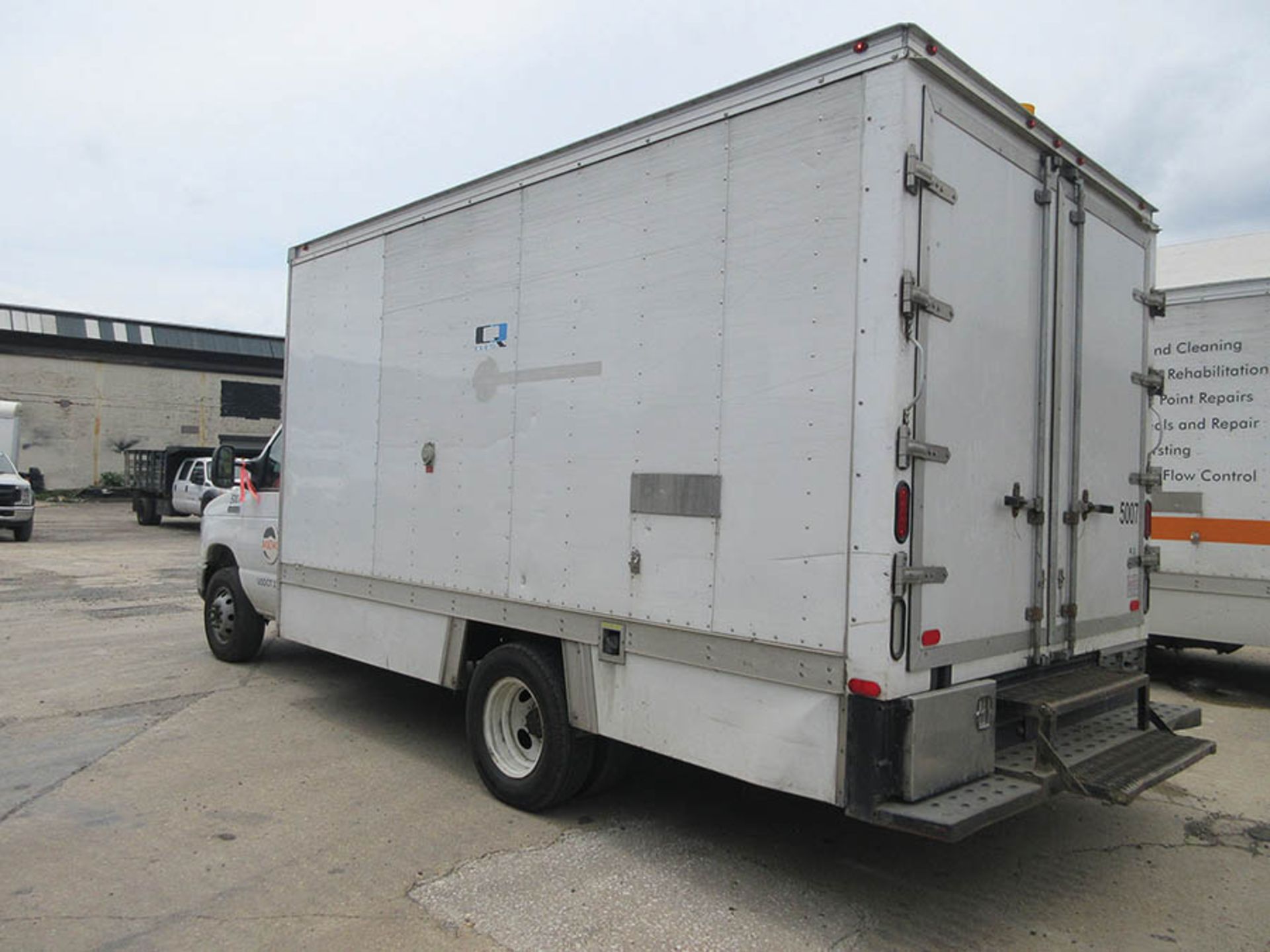 (2013) FORD E450 SUPER DUTY CCTV TRUCK, AUTOMATIC TRANSMISSION, 86,810 MILES, MAIN LINE HOSE REEL, - Image 5 of 9