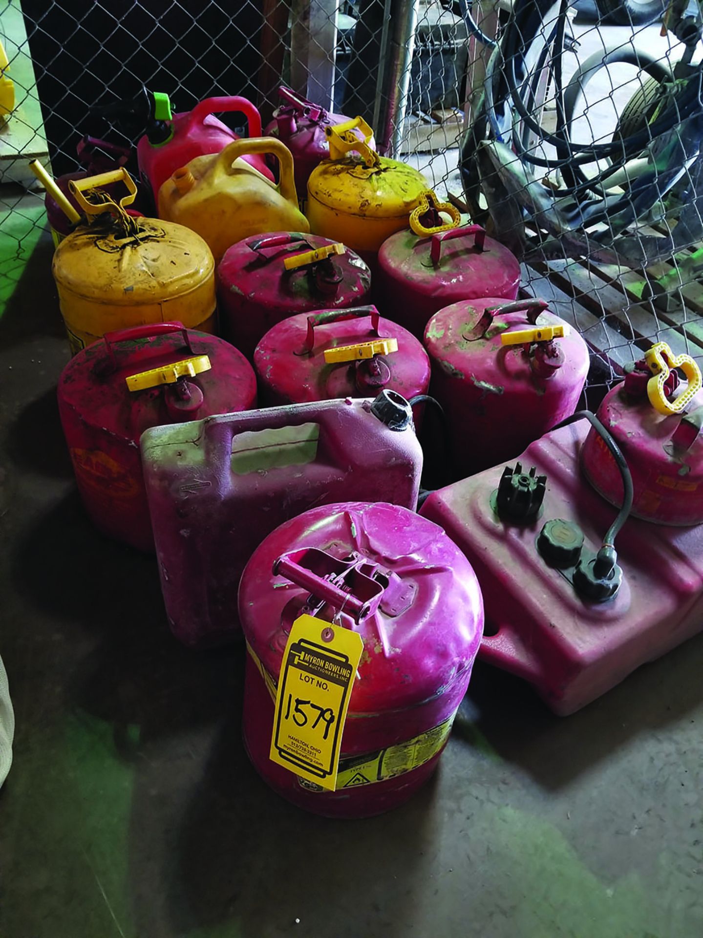 (10+) METAL & PLASTIC GAS CANS (FLORIDA)