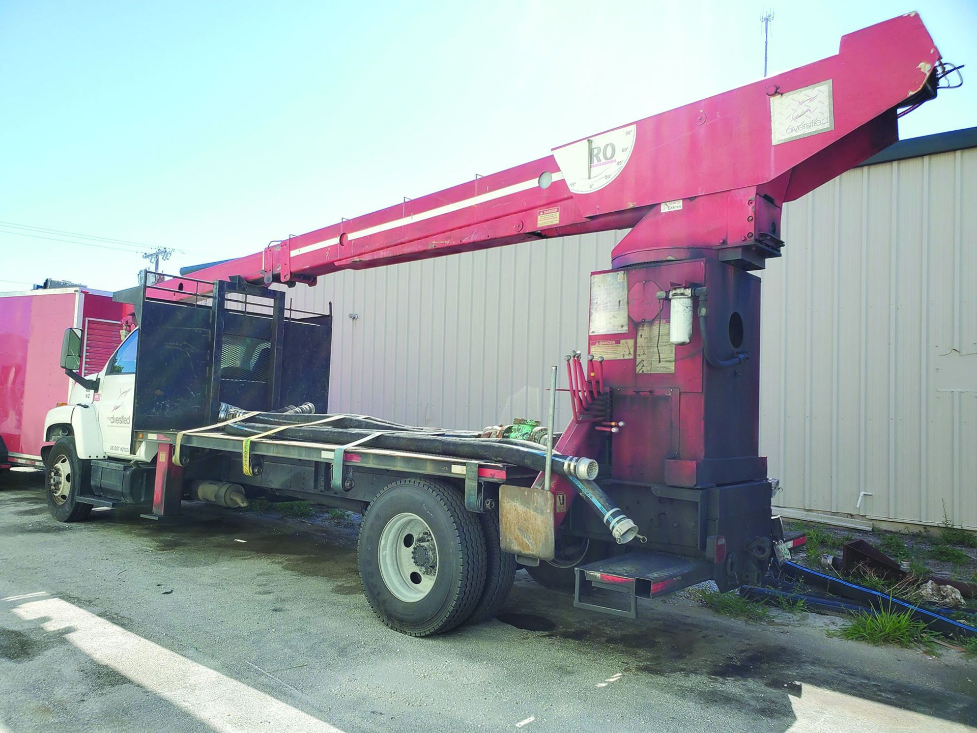 CHEVROLET C7500 S/A FLAT BED WITH 36' TELESCOPING BOOM CRANE, MODEL RO STNGERTC120, 3-STAGE BOOM, - Image 9 of 13