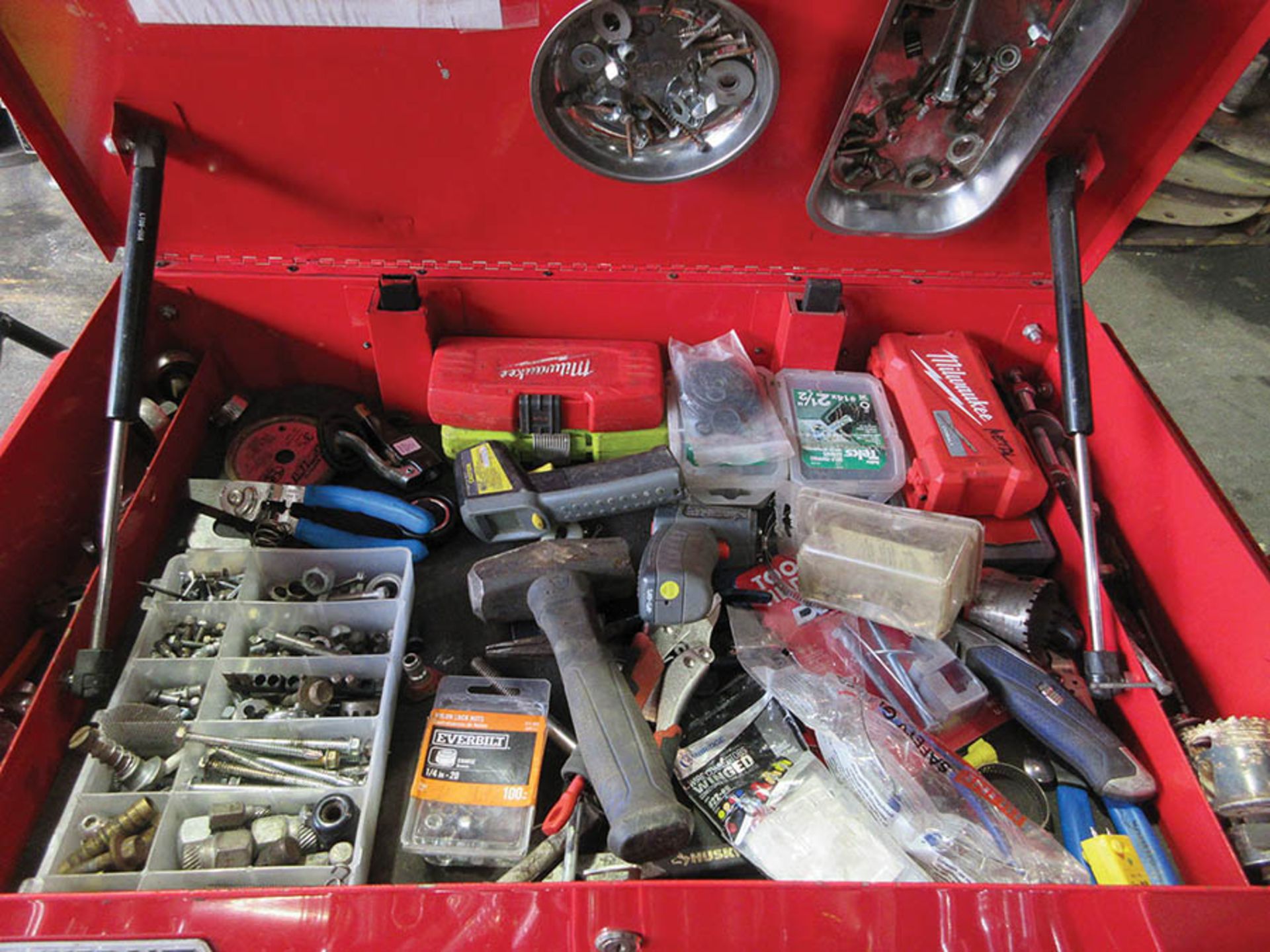 US GENERAL 5-DRAWER TOOL CHEST W/ TOOL CONTENTS & MILWAUKEE, HILTI TOTES - Image 3 of 7