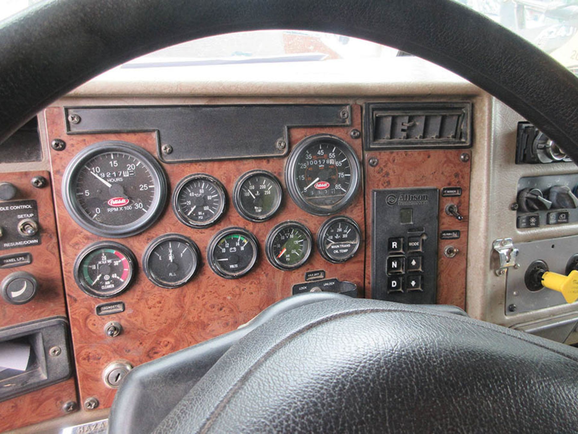 (2006) PETERBILT 335 TANDEM AXLE DUMP TRUCK, 300,178 MILES, ALLISON PUSH-BUTTON AUTOMATIC - Image 12 of 12