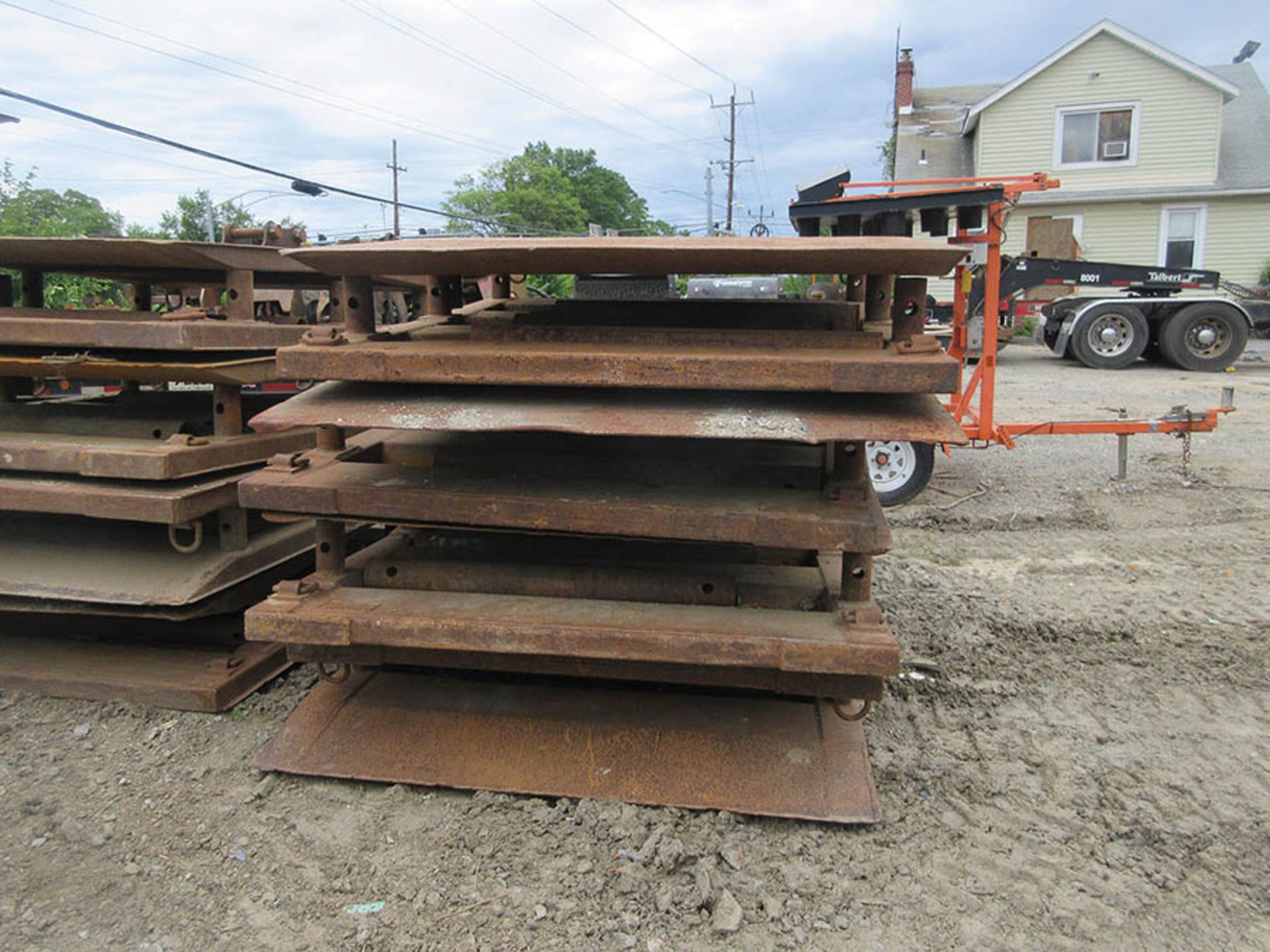 (4) 8' X 6' TRENCH BOXES W/ (16) 4' SPREADERS - Image 2 of 2