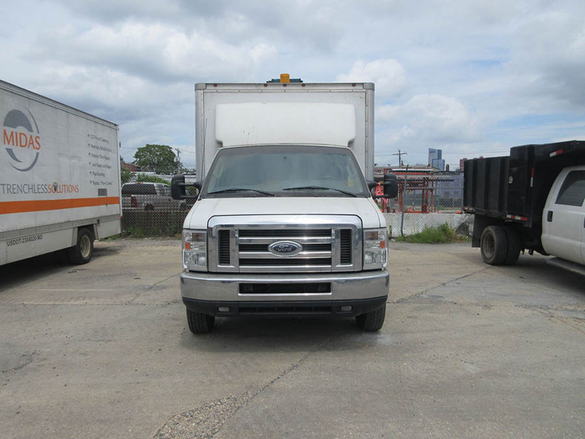 (2013) FORD E450 SUPER DUTY CCTV TRUCK, AUTOMATIC TRANSMISSION, 86,810 MILES, MAIN LINE HOSE REEL, - Image 3 of 9