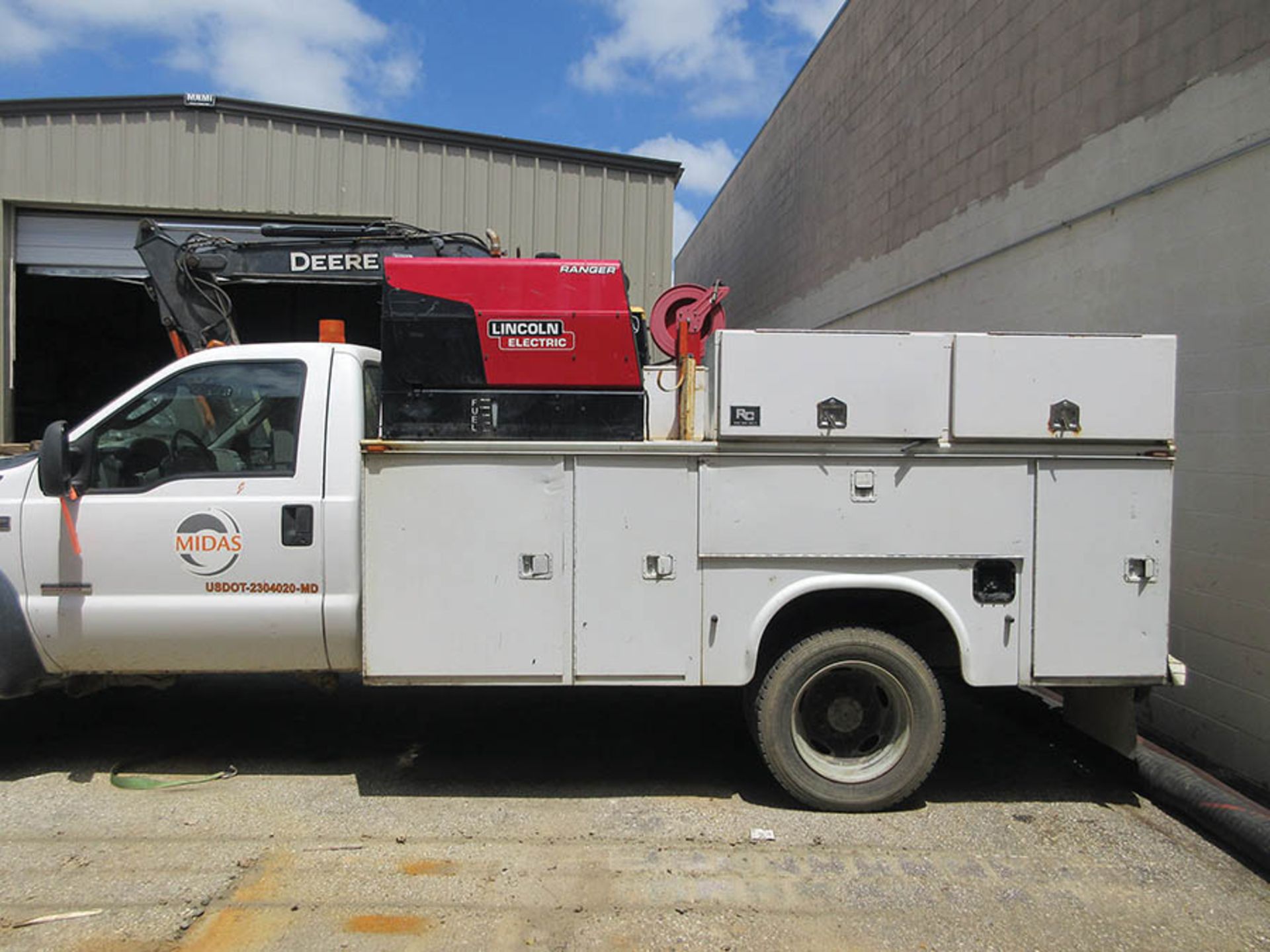 (2006) FORD F550 SUPER DUTY XL MECHANICS TRUCK, POWER STROKE TURBO DIESEL V-8, KNAPHEIDE UTILITY - Image 4 of 6