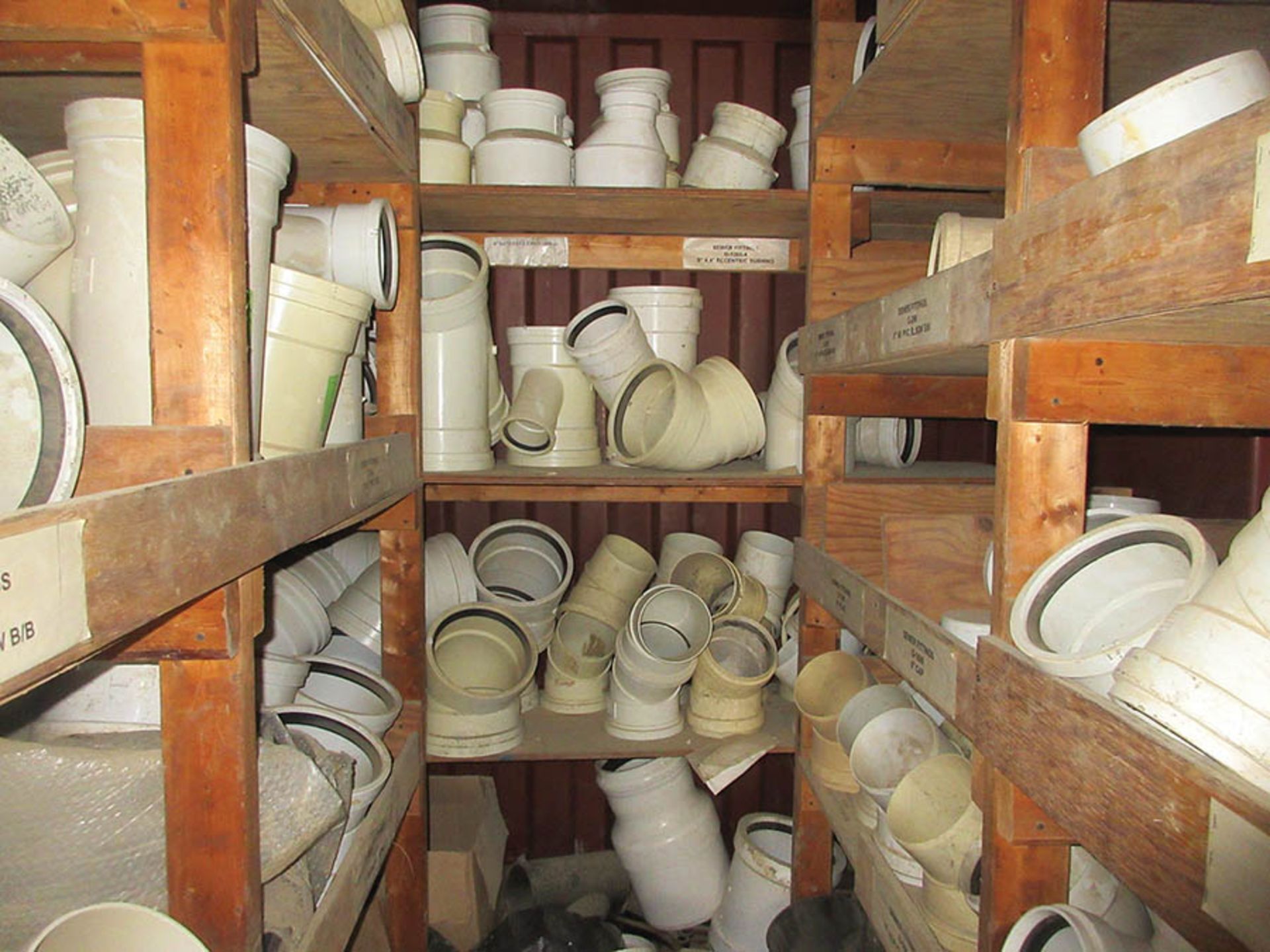 CONTENTS OF CONTAINER - LARGE QUANTITY OF SEWER FITTINGS - Image 7 of 9