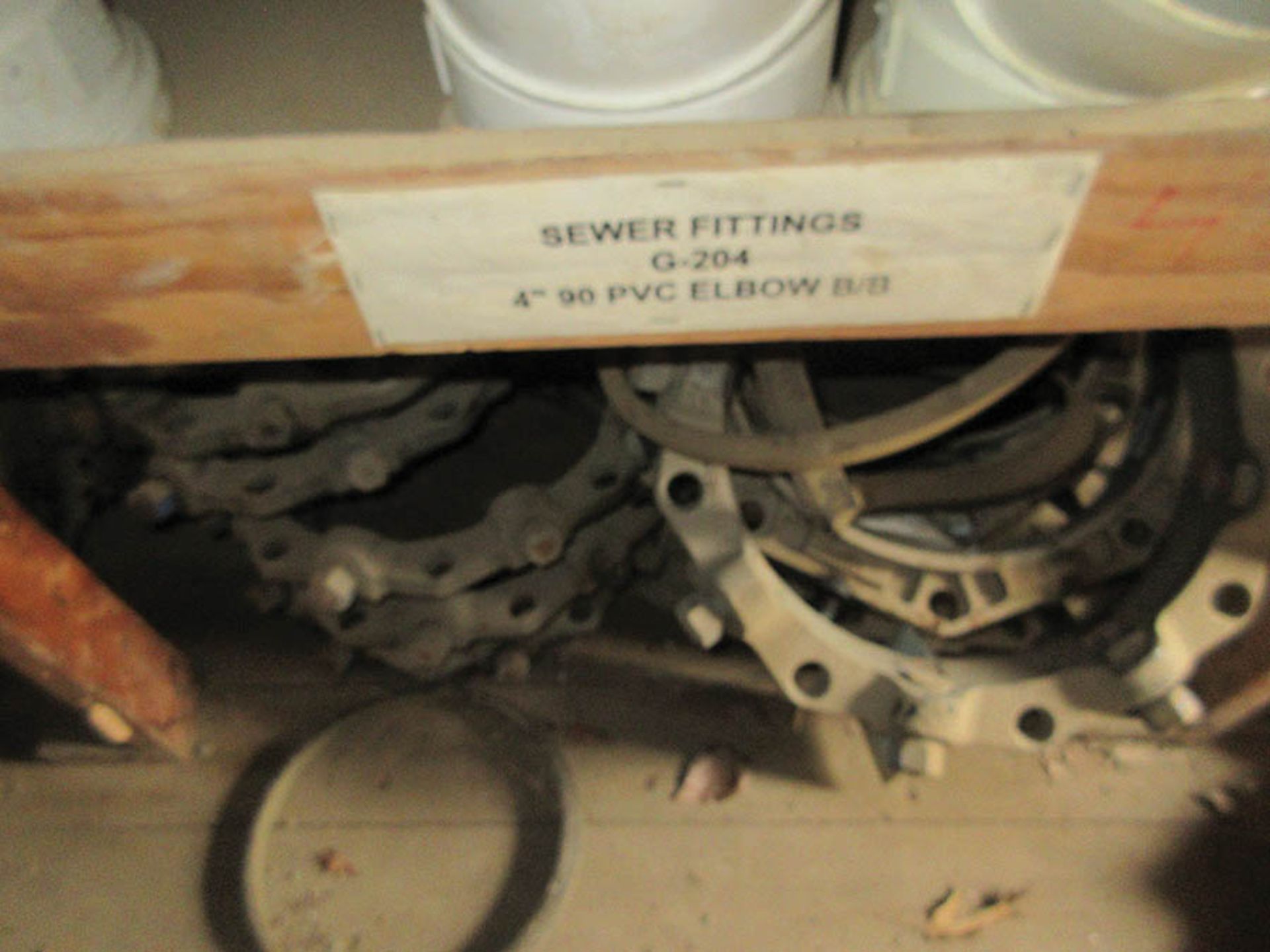 CONTENTS OF CONTAINER - LARGE QUANTITY OF SEWER FITTINGS - Image 8 of 9