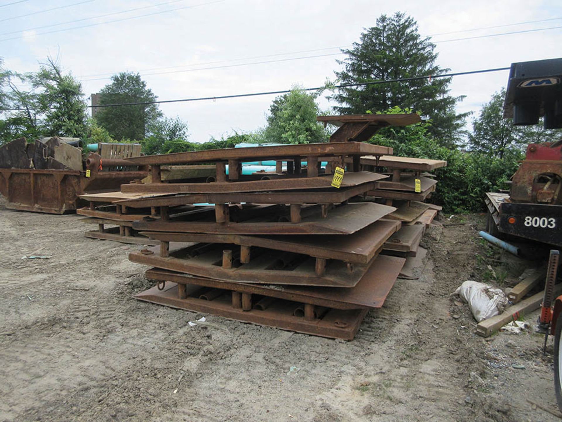 (4) 8' X 6' TRENCH BOXES W/ (16) 4' SPREADERS