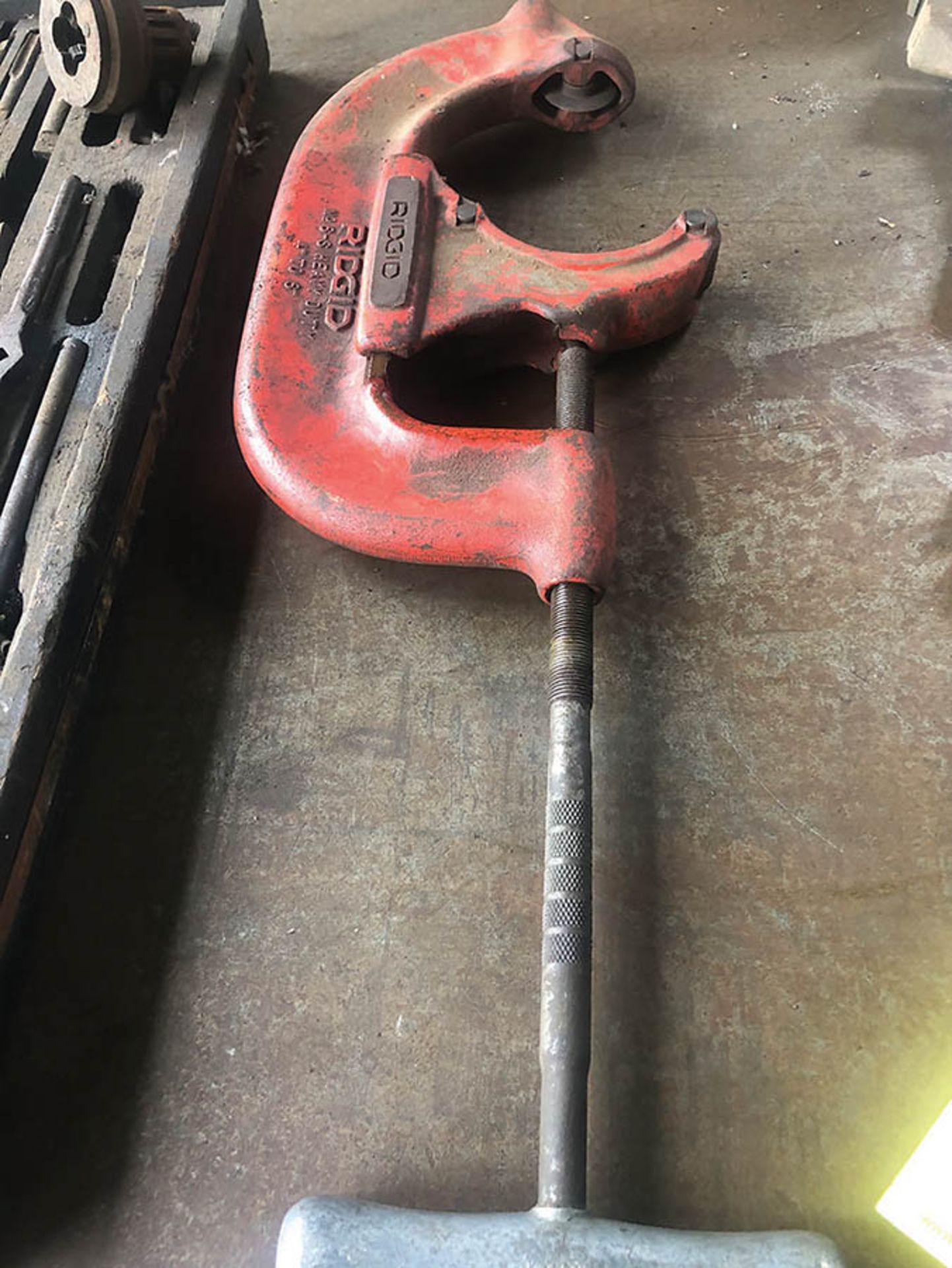 RIDGID NO. 6S 4'' TO 6'' PIPE CUTTER