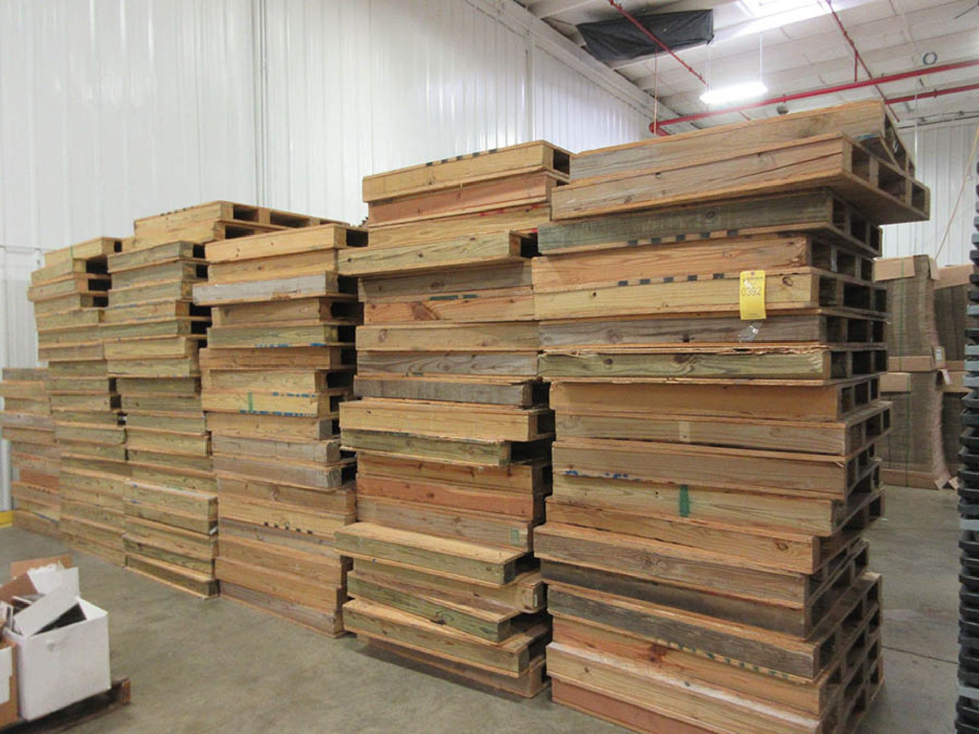 WOOD ROLL PALLETS