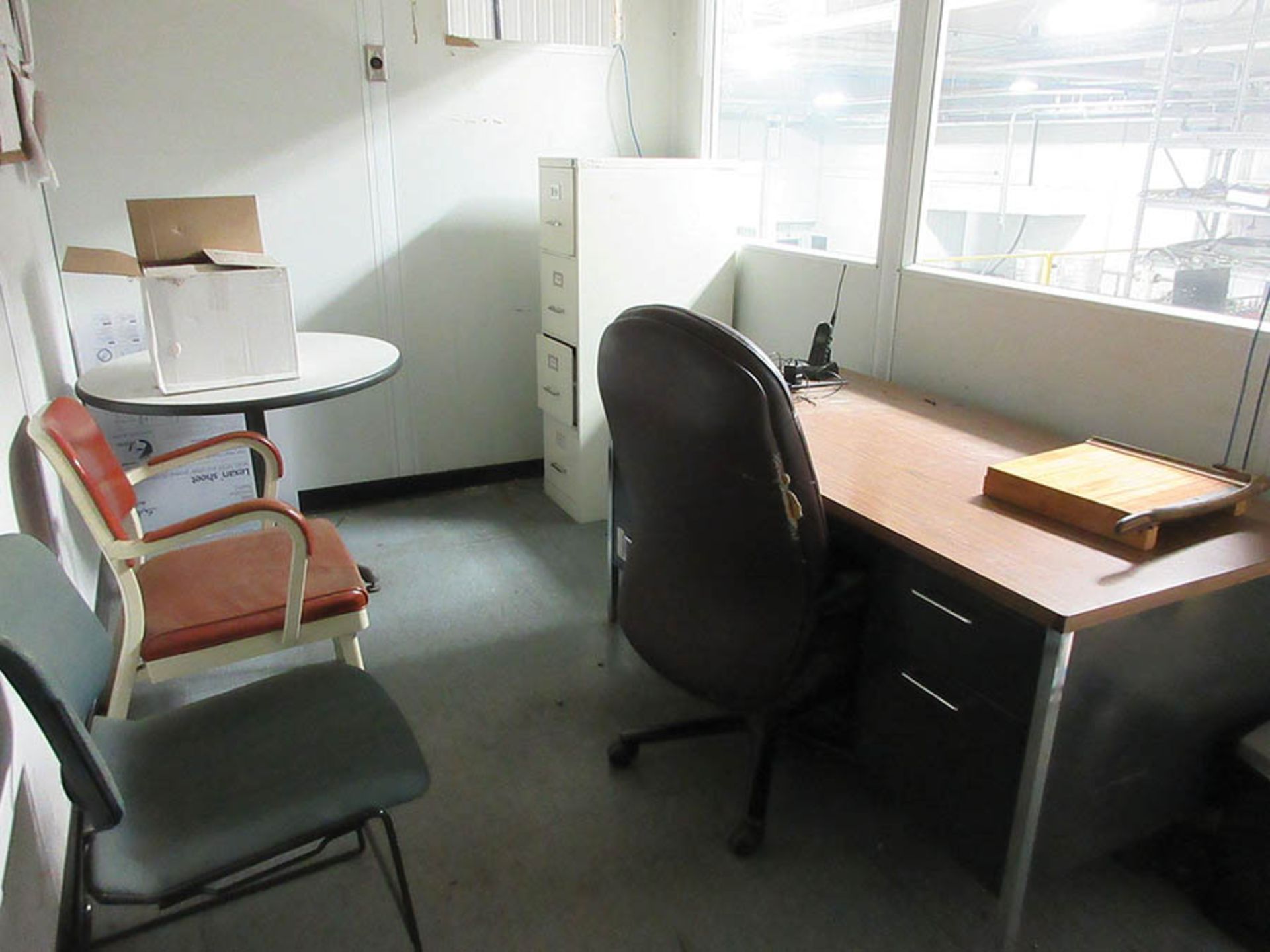 CONTENTS OF OFFICE - DESKS, FILE CABINETS, CHAIRS, TEKTRONIX OSCILLOSCOPES (X2) - Image 2 of 3