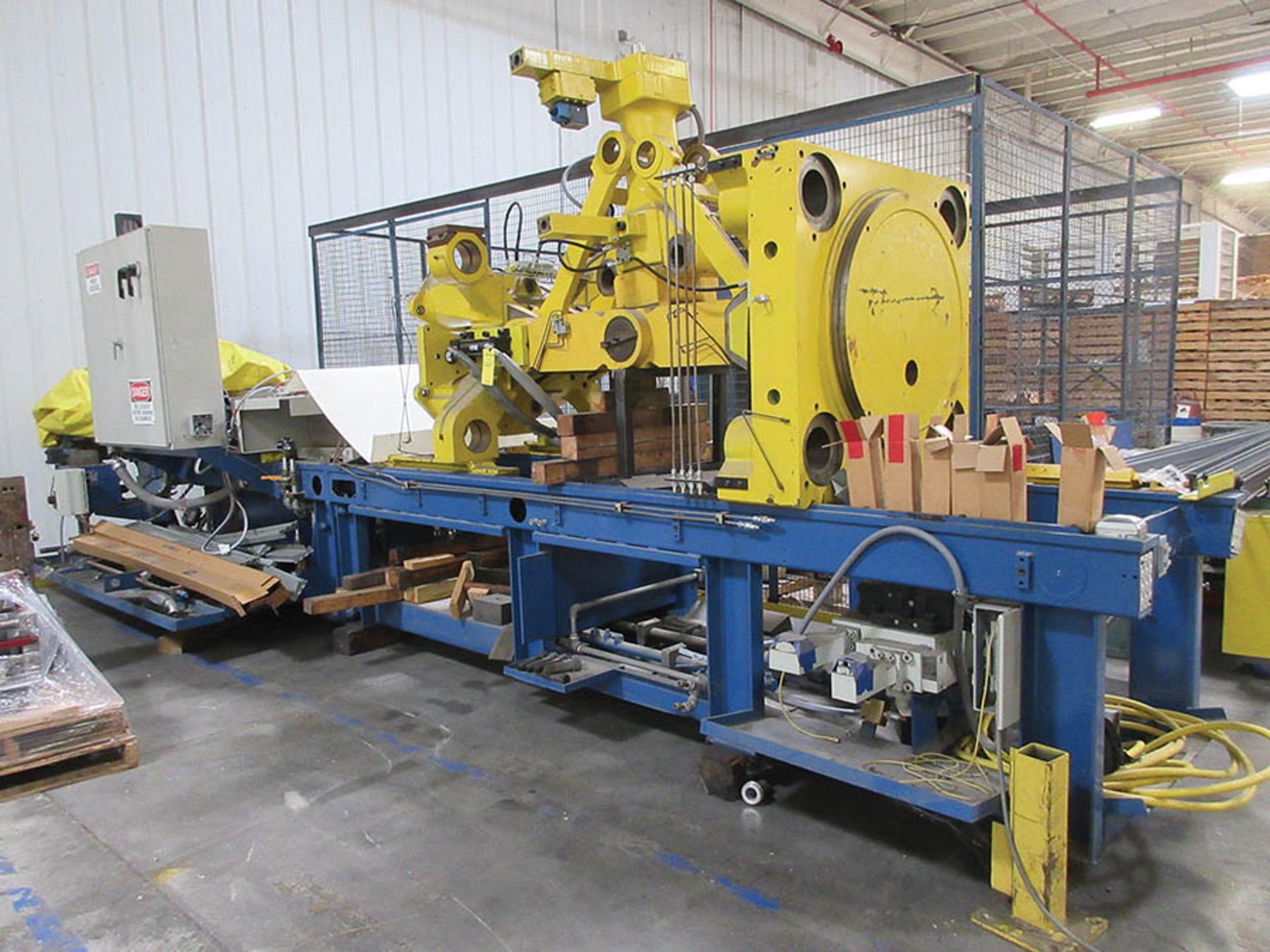 INCOMPLETE INJECTION MOLDING MACHINE