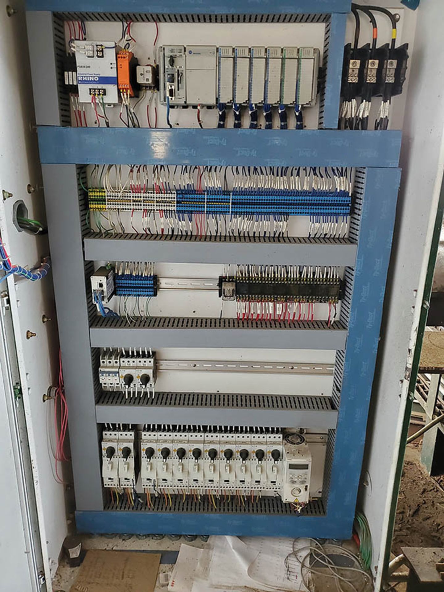 PLC CONTROL ENCLOSURE WITH AC DRIVES - Image 3 of 6