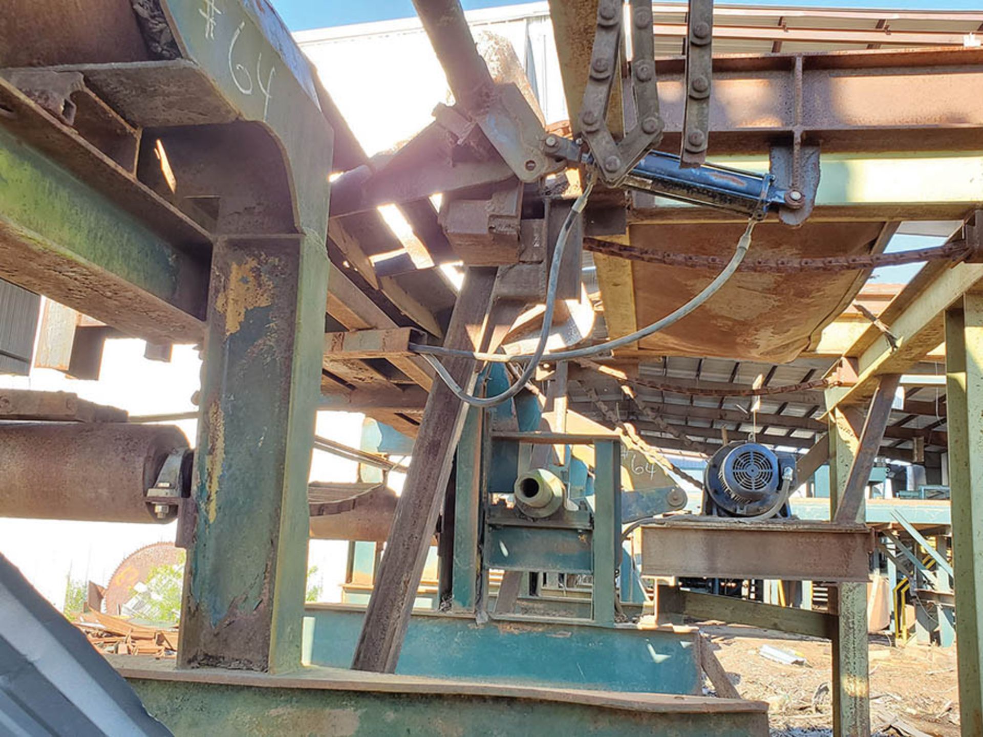 INFEED LOG TROUGH CONVEYOR INTO MILL STRAND SINGLE OF H-82 CHAIN, 4 TONG LOG PICKER ONTO 3 STRAND - Image 9 of 19