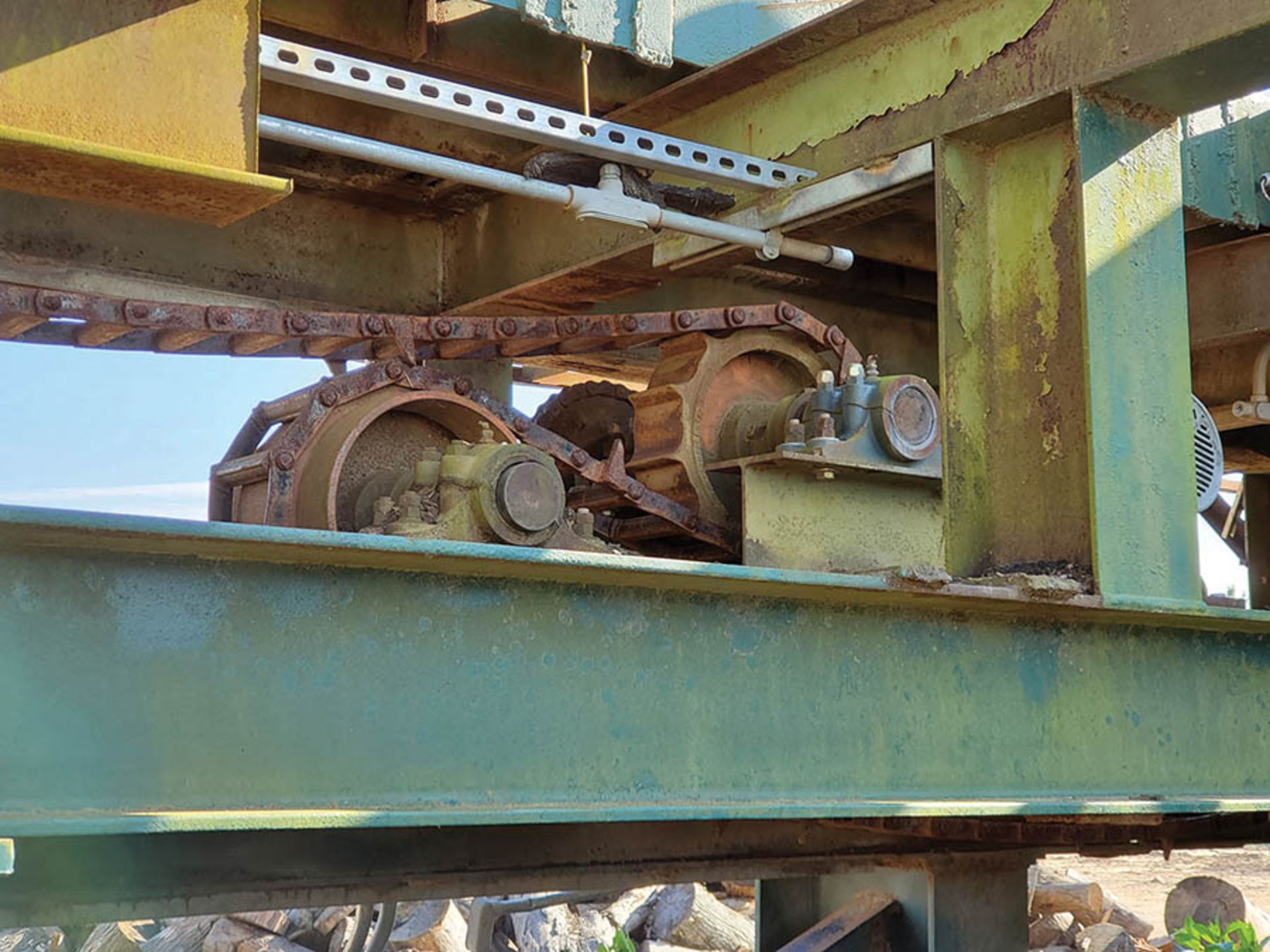 25' 6-STRAND LOG DECK TREE LENGTH 50' LOG TROUGH CONVEYOR W/110 BOX CHAIN - Image 14 of 21