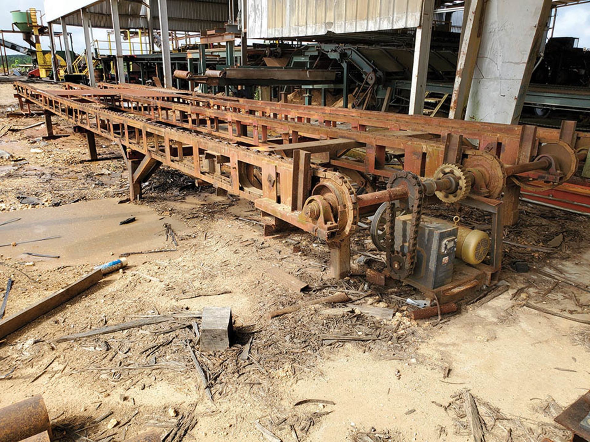 115' 4-STRAND LUMBER SORTING CHAIN W/H-78 CHAIN, MOTOR & DRIVE (HEAVY DUTY) HAS STEEL PLATE - Image 5 of 37