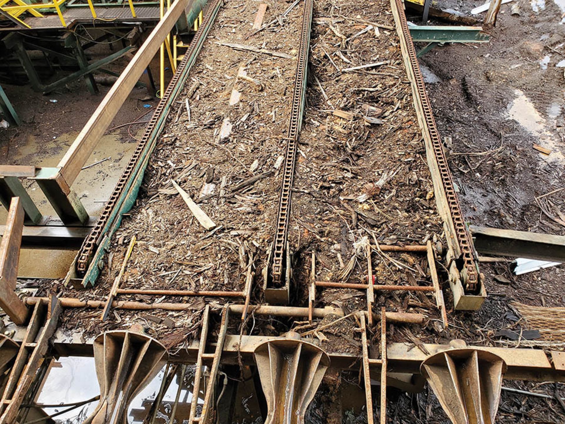 45' HOURGLASS POWER ROLLER SECTION, CHAIN DRIVEN - (1) SECTION W/LOG KICKER TO SAWMILL, (1) - Image 45 of 49