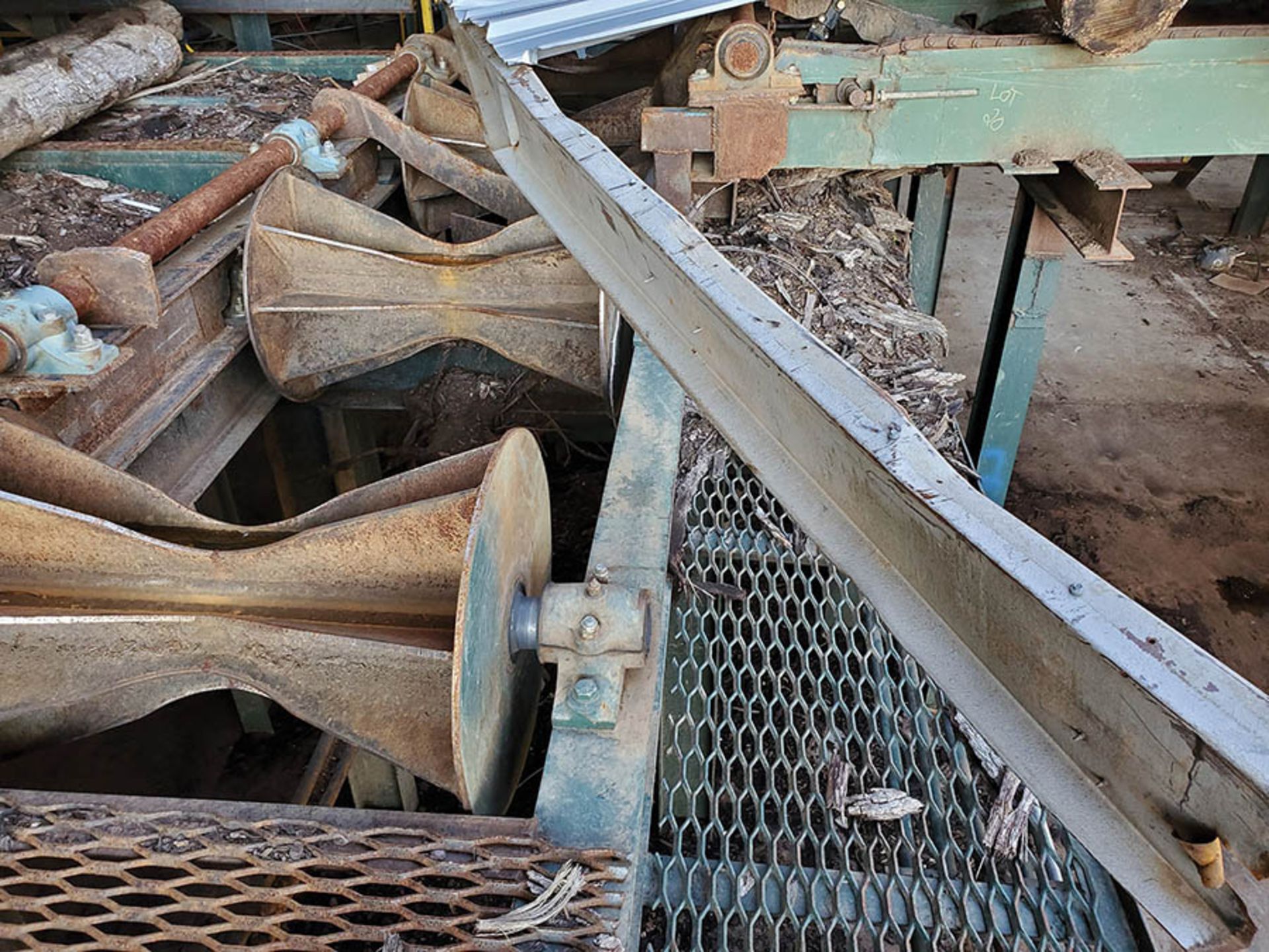 45' HOURGLASS POWER ROLLER SECTION, CHAIN DRIVEN - (1) SECTION W/LOG KICKER TO SAWMILL, (1) - Image 18 of 49