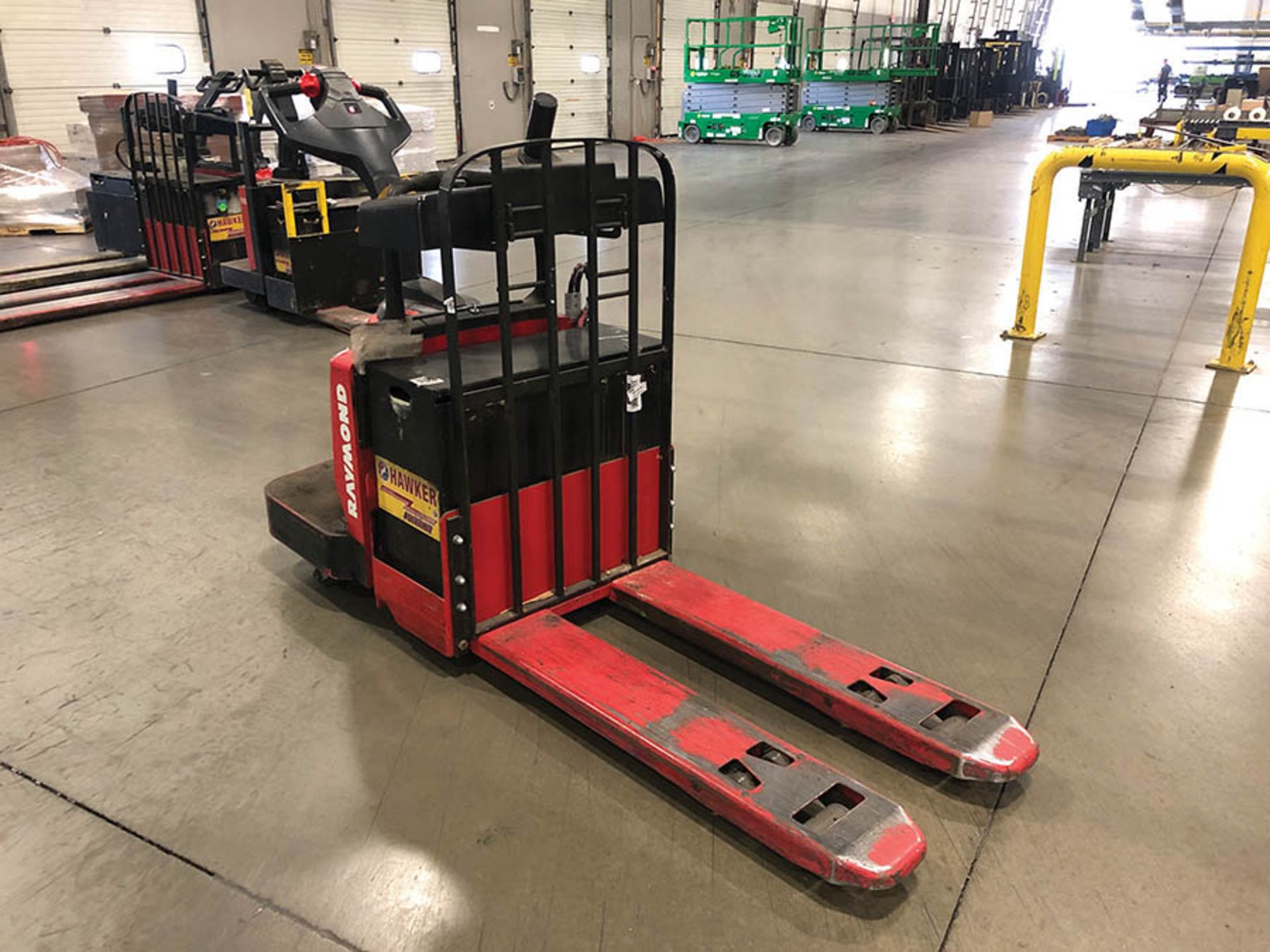 2007 RAYMOND ELECTRIC PALLET JACK MODEL # 8400, S/N- 84-07-73606, TRUCK WEIGHT 2790, 24 VOLT - Image 2 of 4