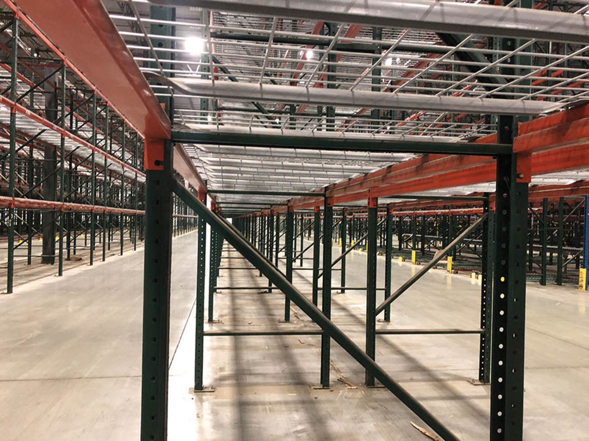 (32) BAYS/SECTIONS OF RIDG-U-RAK PALLET RACKING, CONSISTING OF (33) TOTAL UPRIGHTS- (2) UPRIGHTS ARE - Image 2 of 4