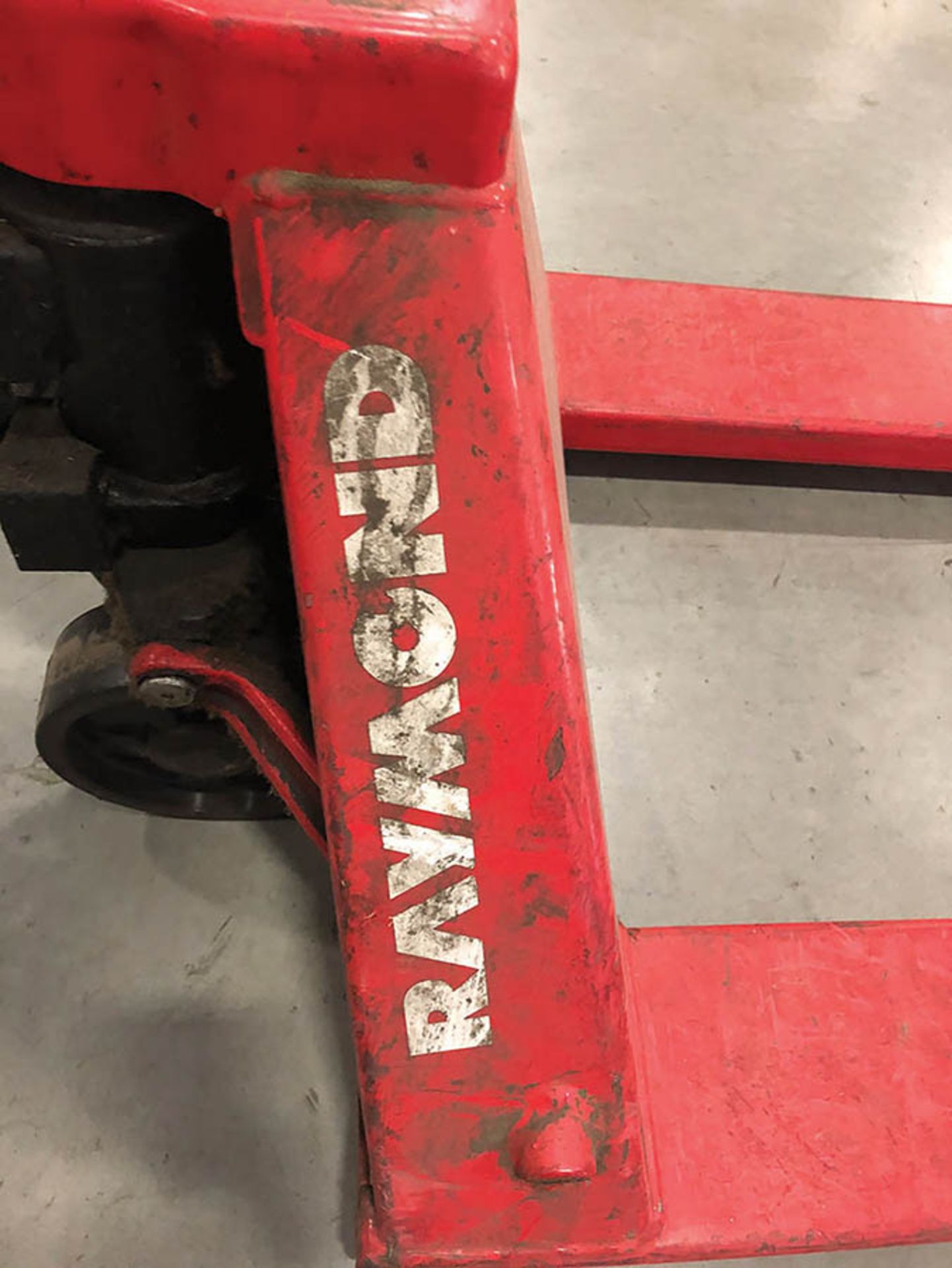 RAYMOND 5050 LB PALLET JACK - Image 3 of 3