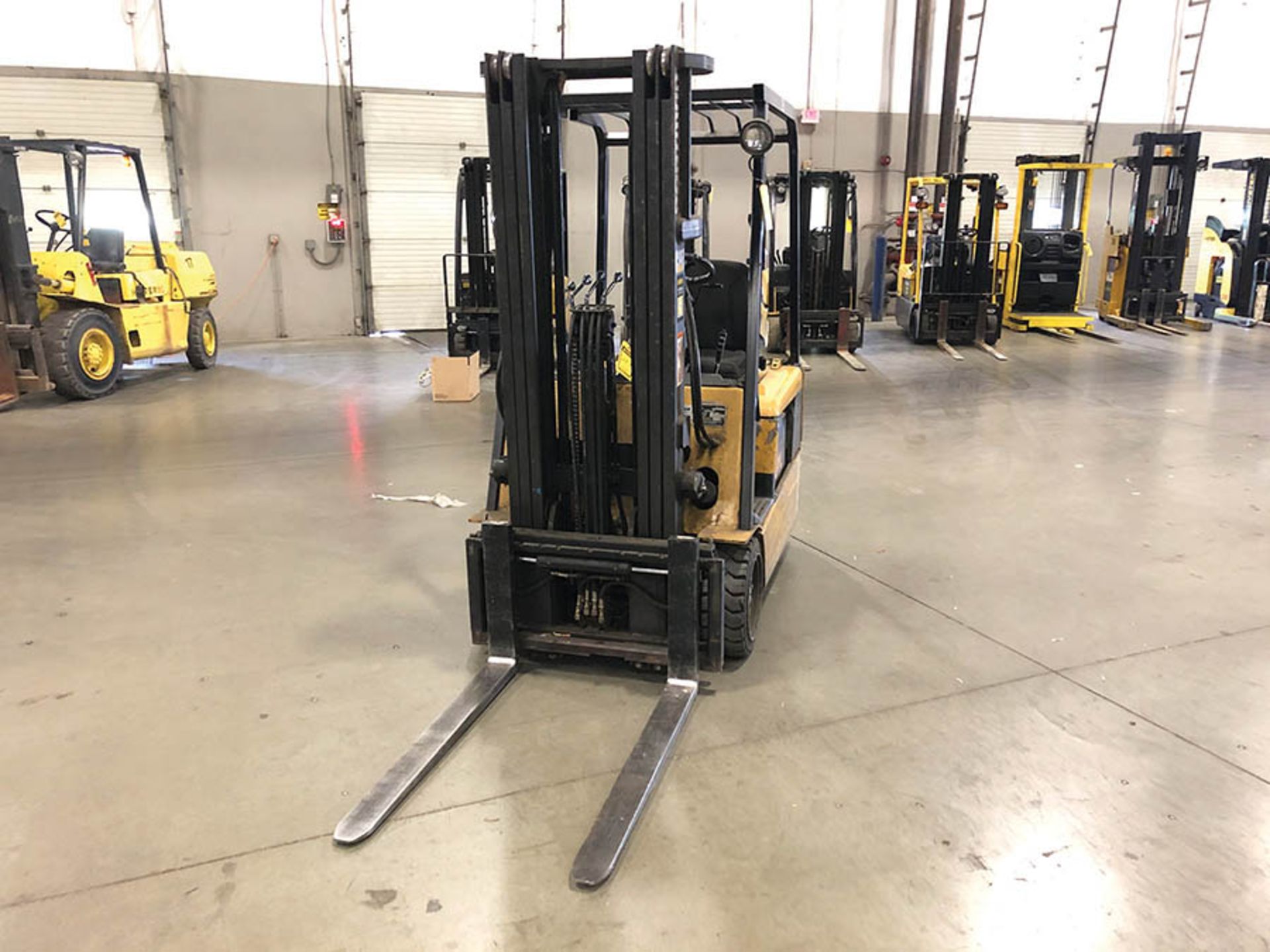 CATERPILLAR 3000 LB FORKLIFT MODEL- EP16KT, S/N- LTB4B01338, SOLID TIRES, 36 VOLT, 3 STAGE MAST, - Image 2 of 6