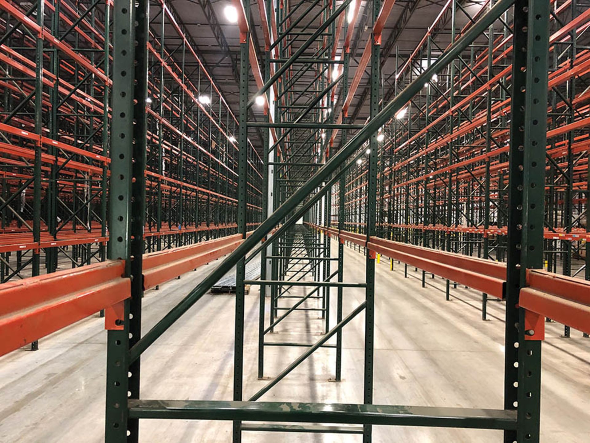 (27) BAYS/SECTIONS OF RIDG-U-RAK PALLET RACKING, CONSISTING OF (28) TOTAL UPRIGHTS- (2) UPRIGHTS ARE - Image 2 of 4