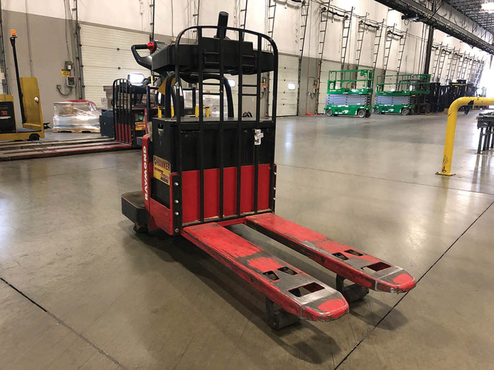 2007 RAYMOND ELECTRIC PALLET JACK MODEL # 8400, S/N- 84-07-73606, TRUCK WEIGHT 2790, 24 VOLT - Image 4 of 4