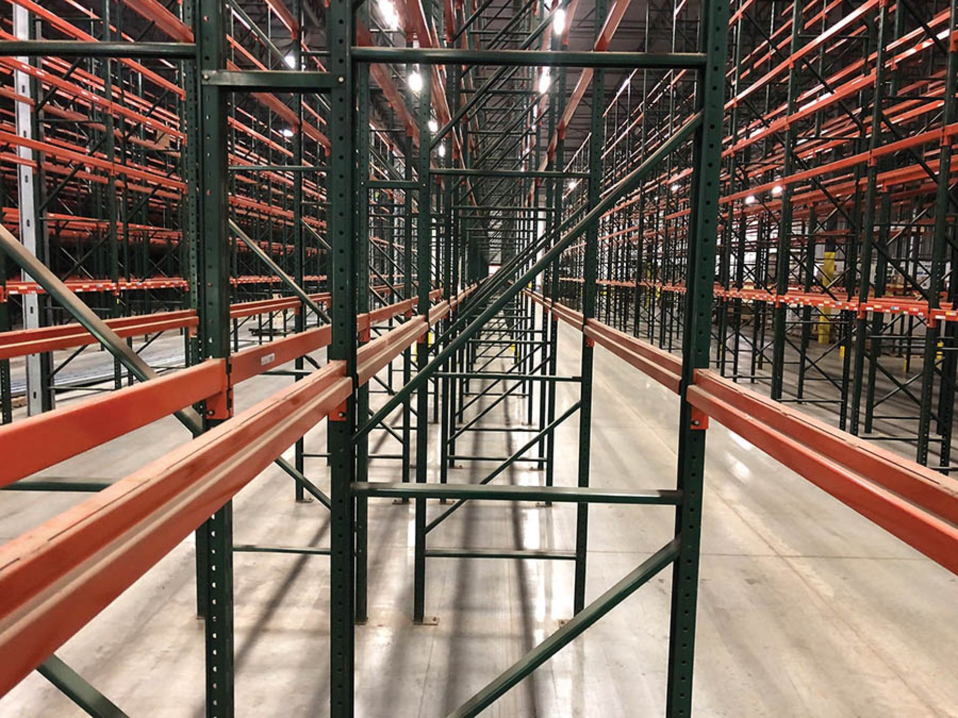 (25) BAYS/SECTIONS OF RIDG-U-RAK PALLET RACKING, CONSISTING OF (27) TOTAL UPRIGHTS- (4) UPRIGHTS ARE - Image 2 of 4