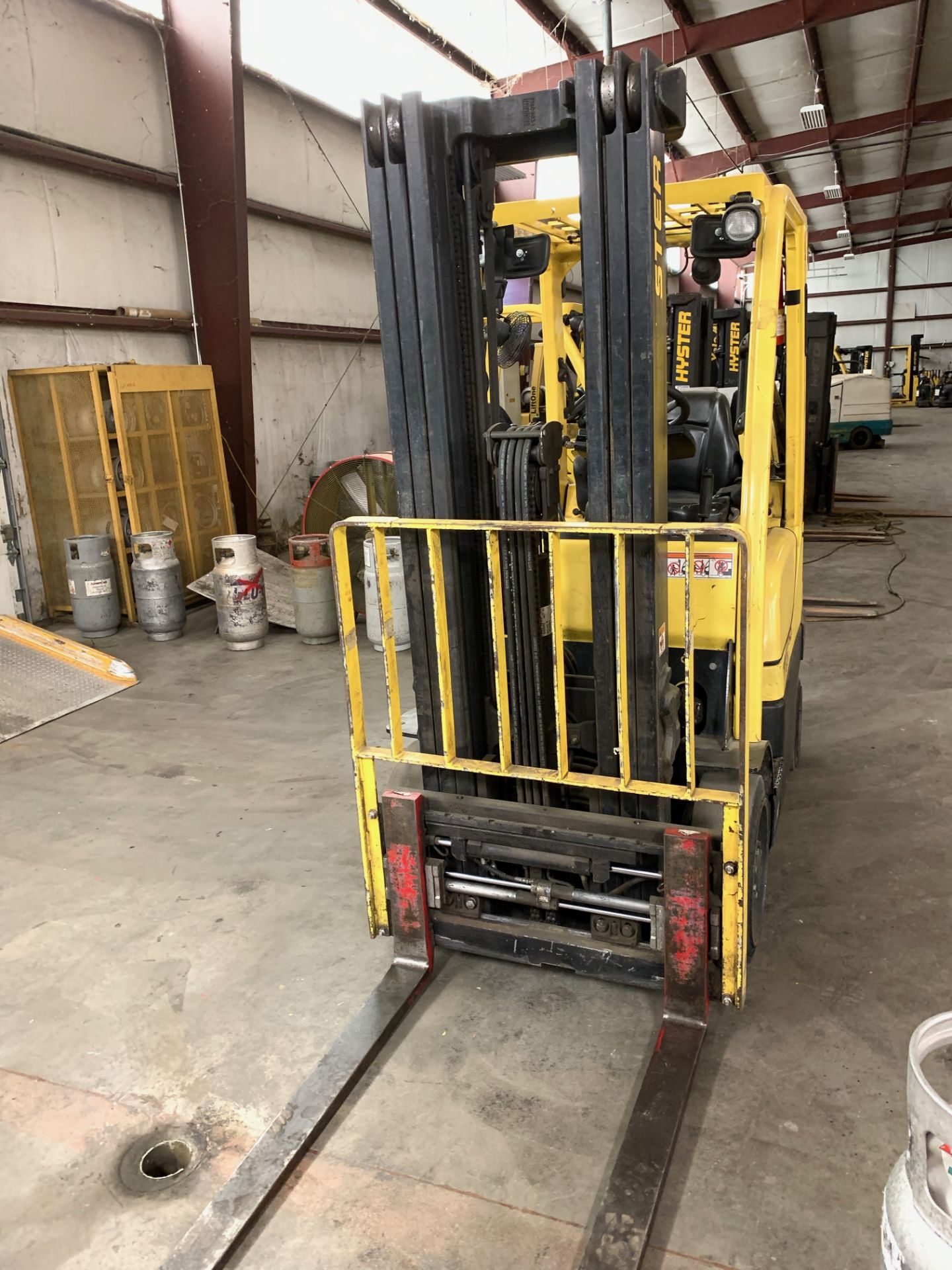 2015 HYSTER 5,000-LB CAP. FORKLIFT, MOD: S50FT, LPG, SOLID TIRES, 3-STAGE MAST, SIDESHIFT, 7,745 HRS - Image 8 of 12