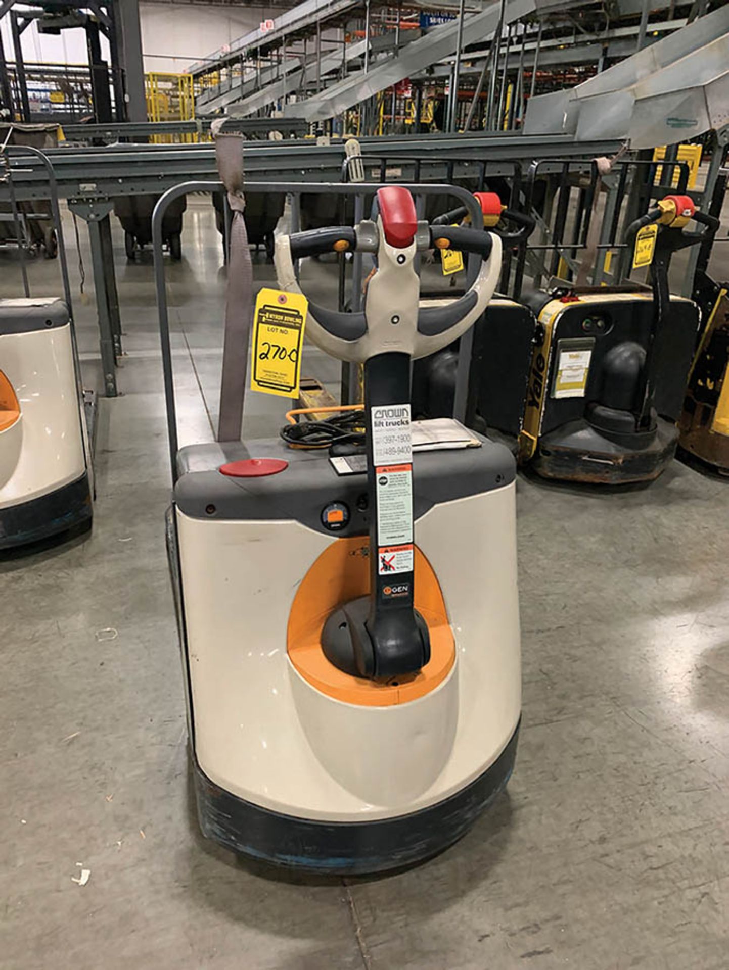 2018 CROWN ELECTRIC PALLET JACK 4500 LB, MODEL NUMBER WP3035- 45, S/N 10094547, 24 V, BATTERY TYPE E - Image 2 of 3