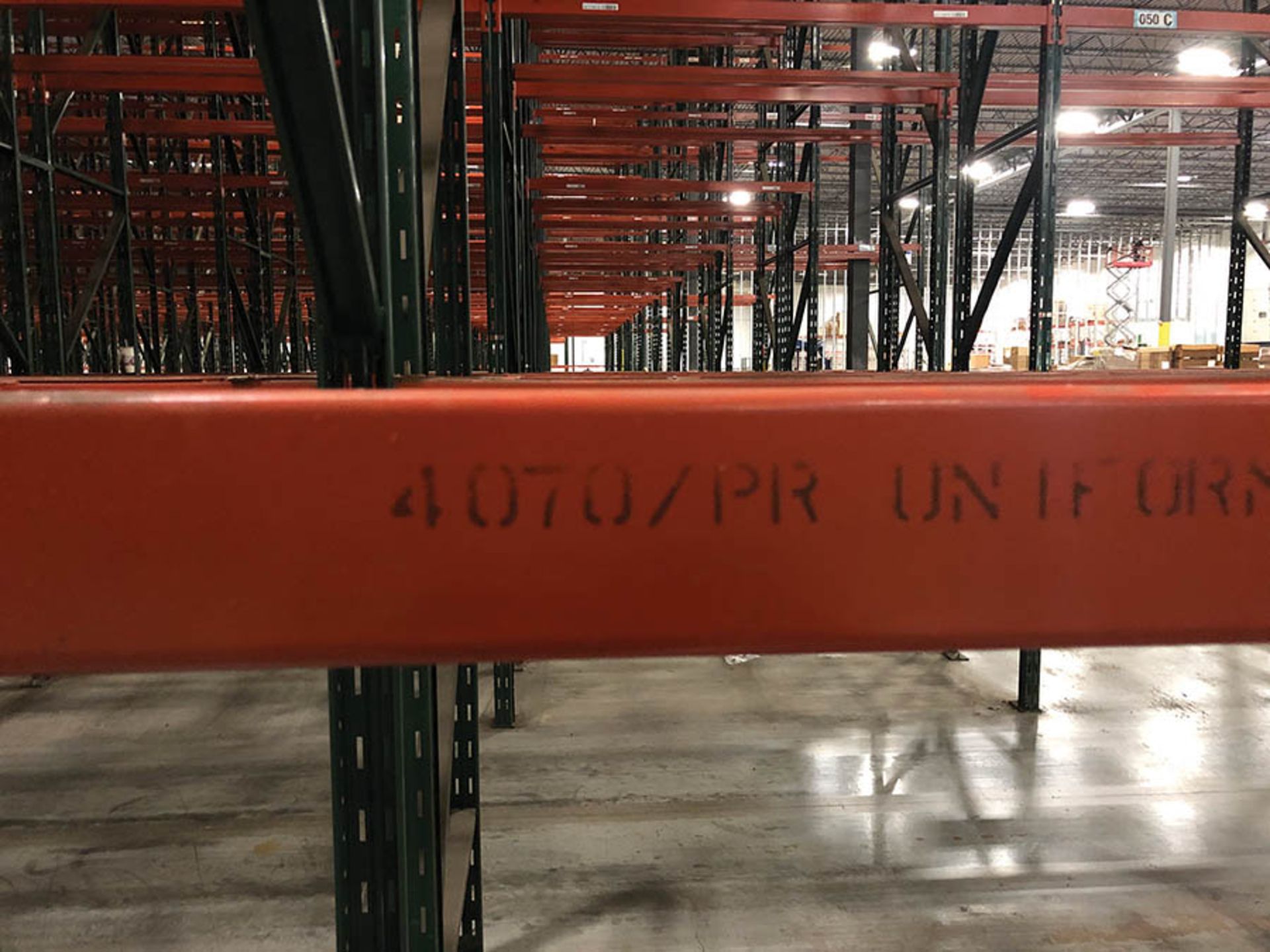 (30) BAYS/SECTIONS OF RIDG-U-RAK PALLET RACKING, CONSISTING OF (31) TOTAL UPRIGHTS- (2) UPRIGHTS ARE - Image 4 of 4