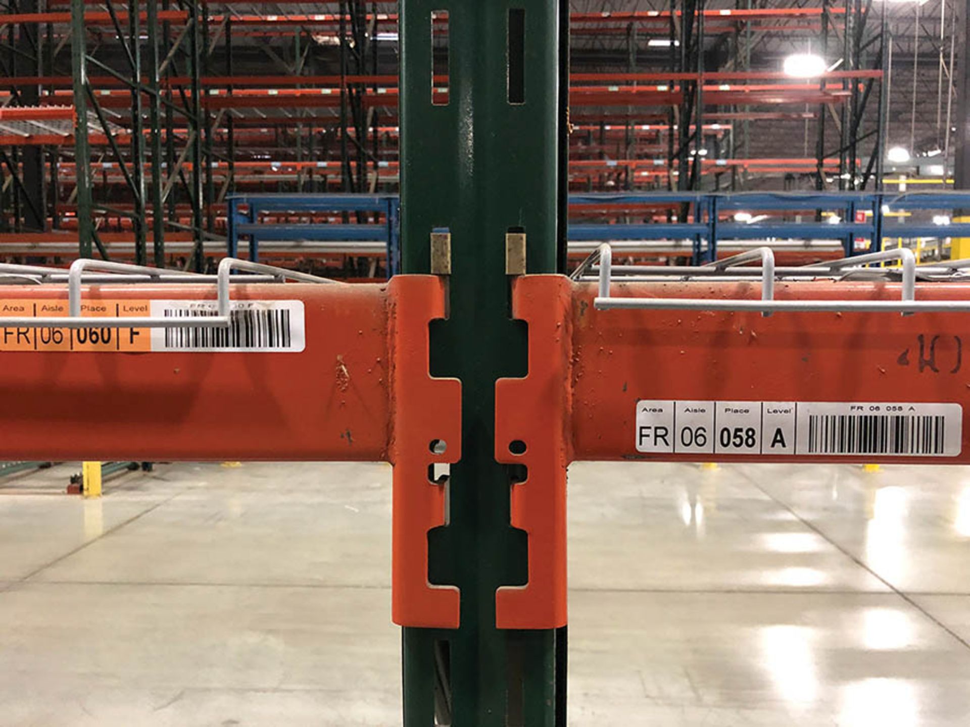 (32) BAYS/SECTIONS OF RIDG-U-RAK PALLET RACKING, CONSISTING OF (33) TOTAL UPRIGHTS- (2) UPRIGHTS ARE - Image 3 of 4