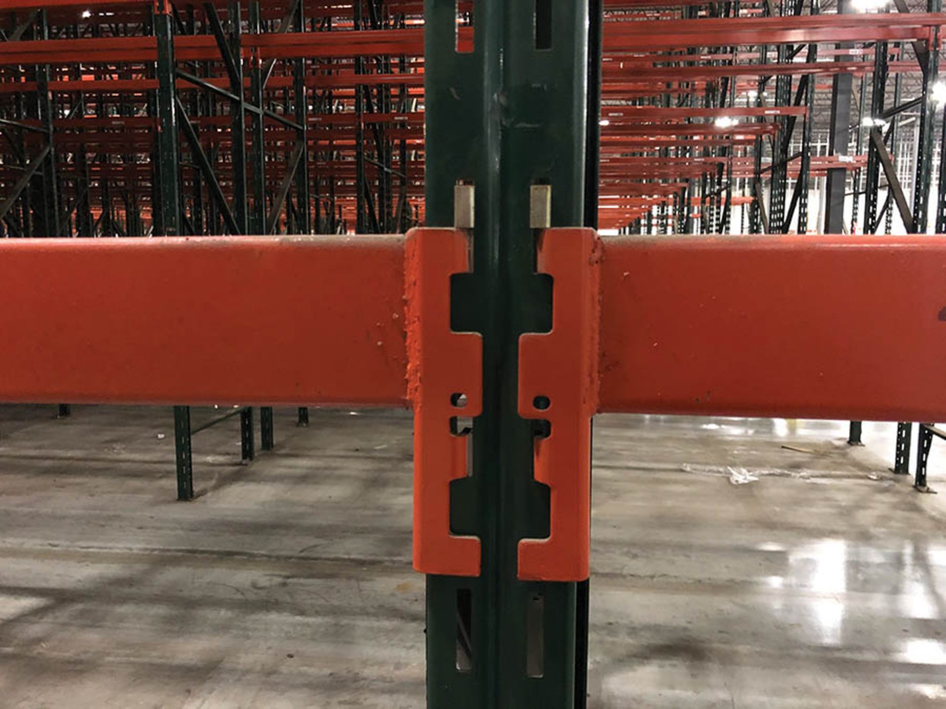 (30) BAYS/SECTIONS OF RIDG-U-RAK PALLET RACKING, CONSISTING OF (31) TOTAL UPRIGHTS- (2) UPRIGHTS ARE - Image 3 of 4