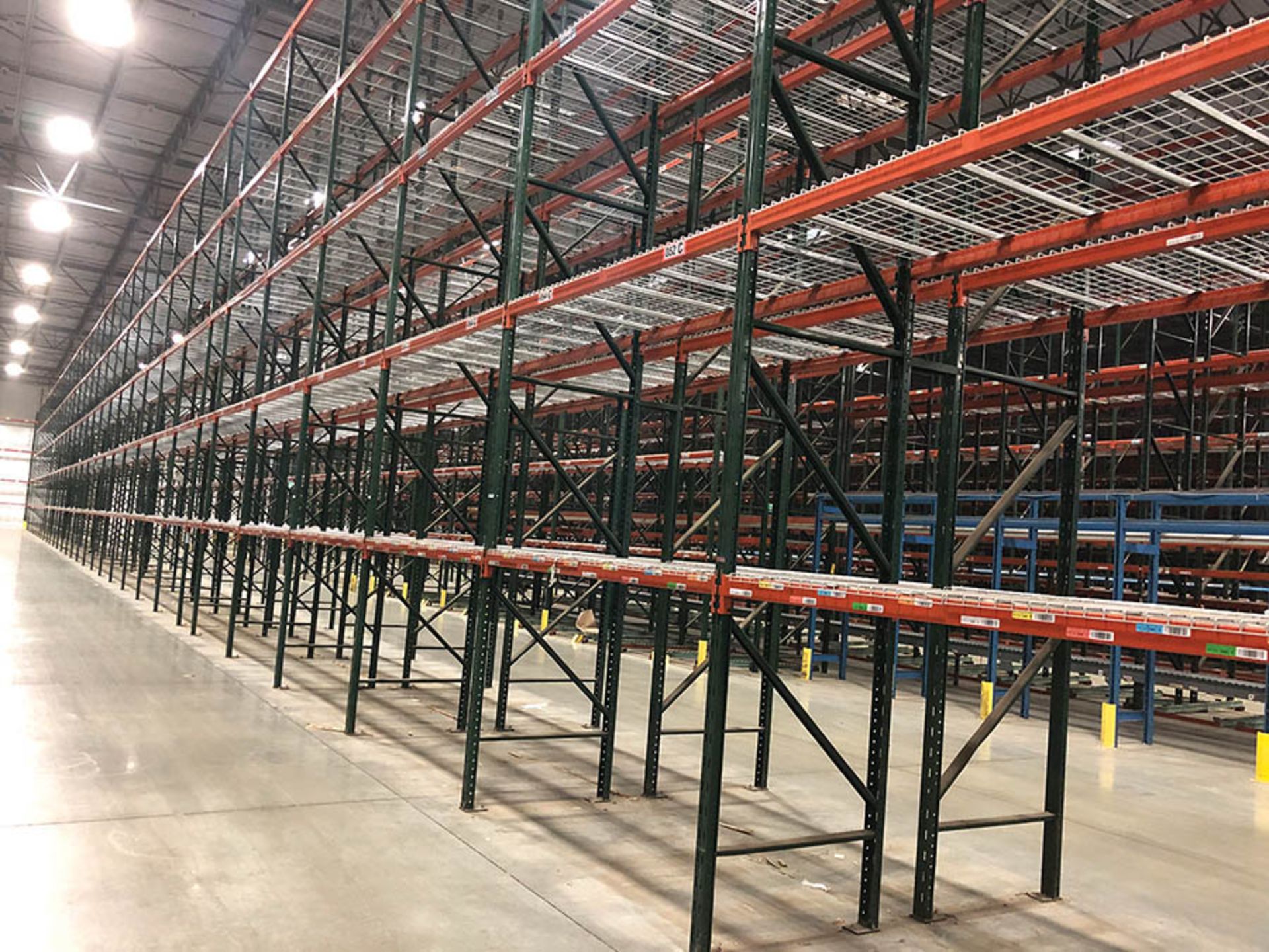 (32) BAYS/SECTIONS OF RIDG-U-RAK PALLET RACKING, CONSISTING OF (33) TOTAL UPRIGHTS- (2) UPRIGHTS ARE