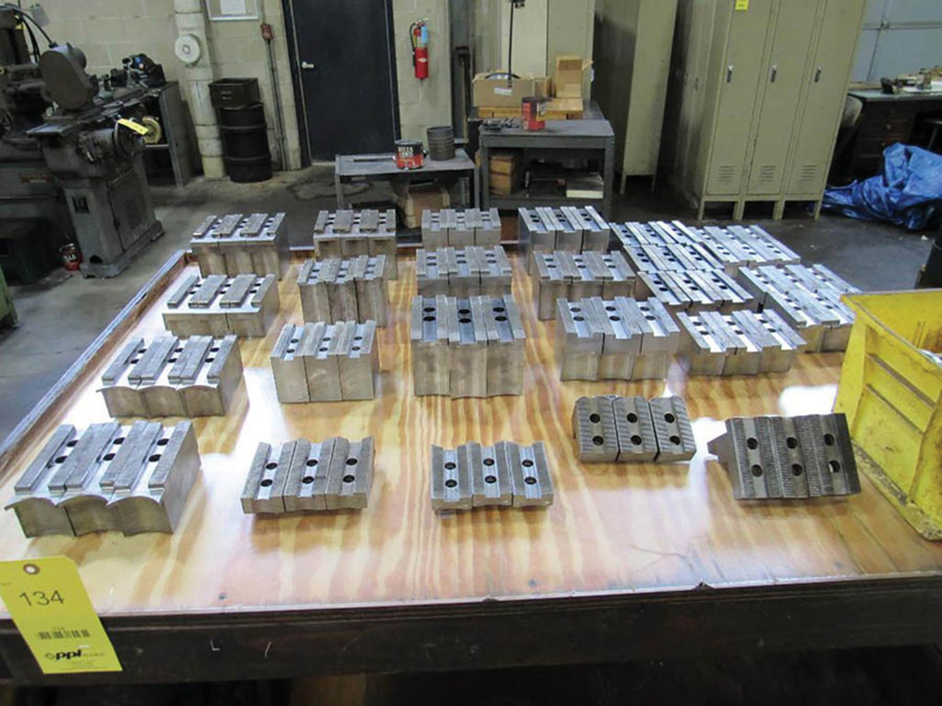 TABLE OF ASSORTED CHUCK JAWS